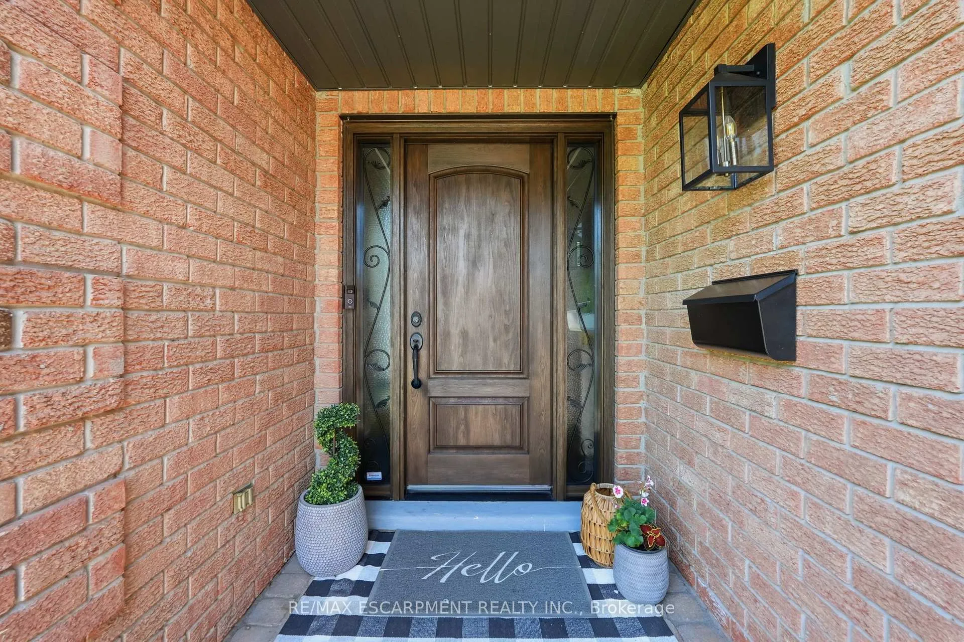Photo 3 of 2418 Butternut Crescent, Burlington, Headon — HOMEH