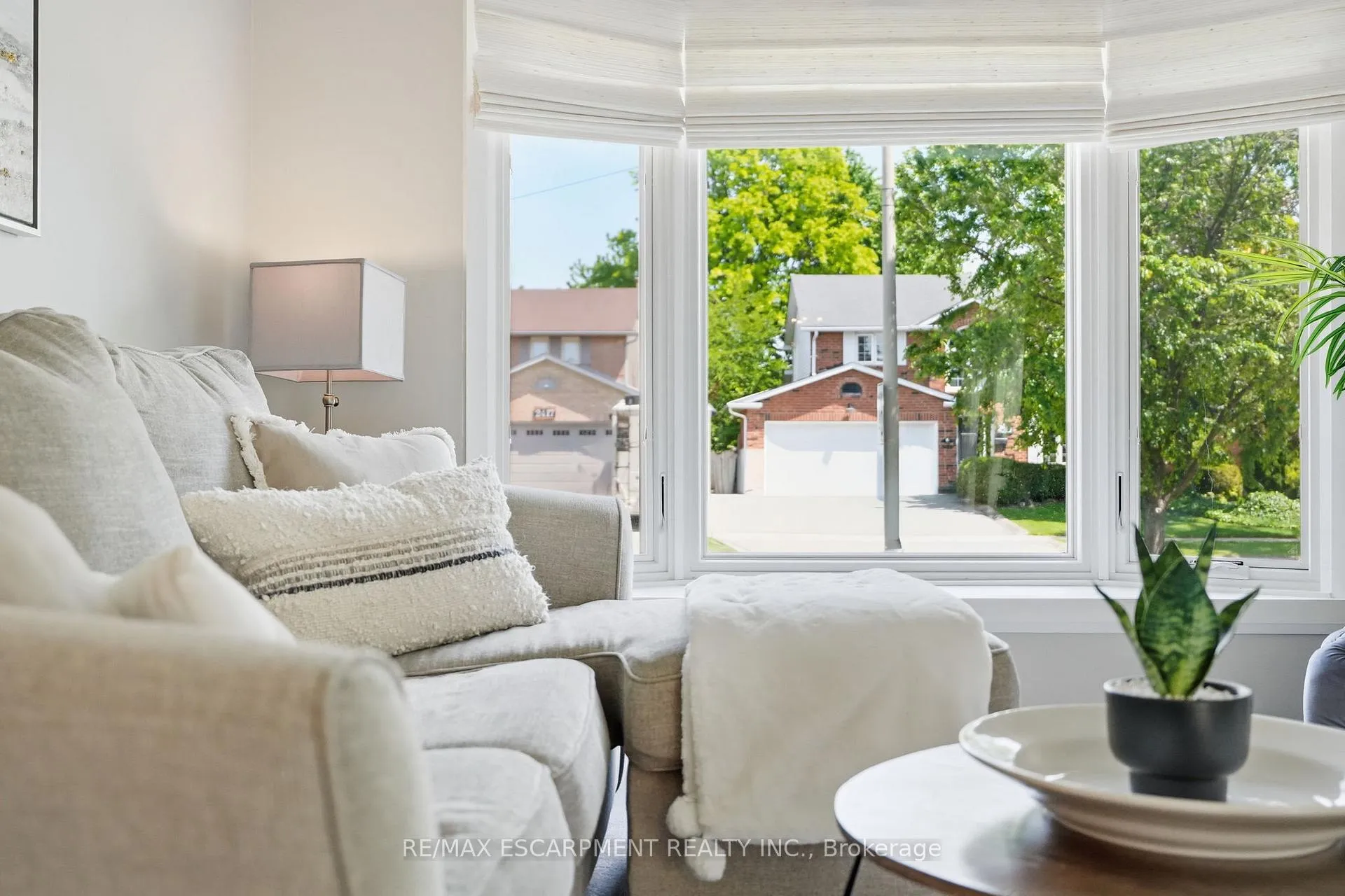 Photo 7 of 2418 Butternut Crescent, Burlington, Headon — HOMEH