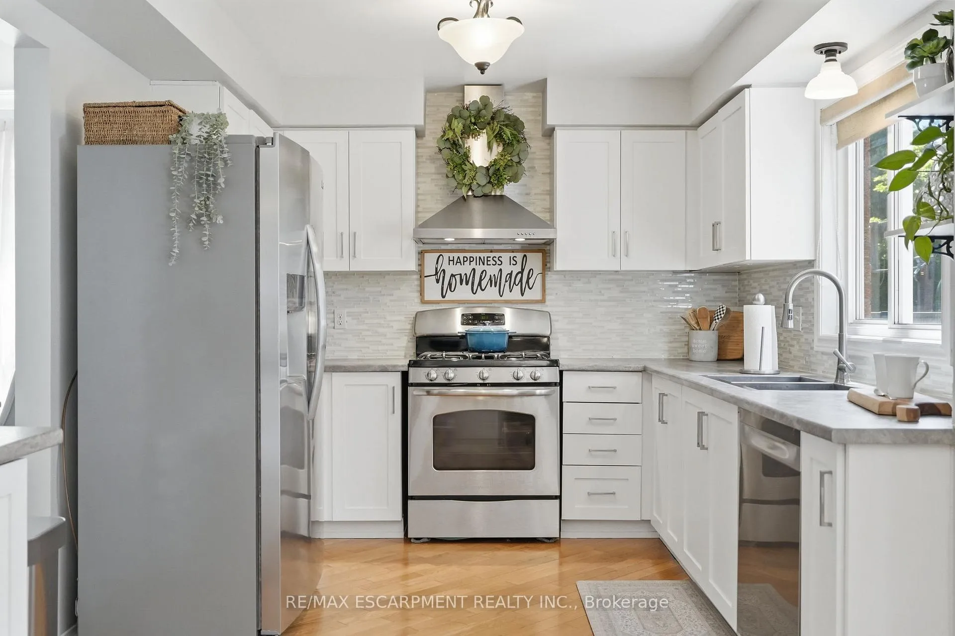 Photo 10 of 2418 Butternut Crescent, Burlington, Headon — HOMEH