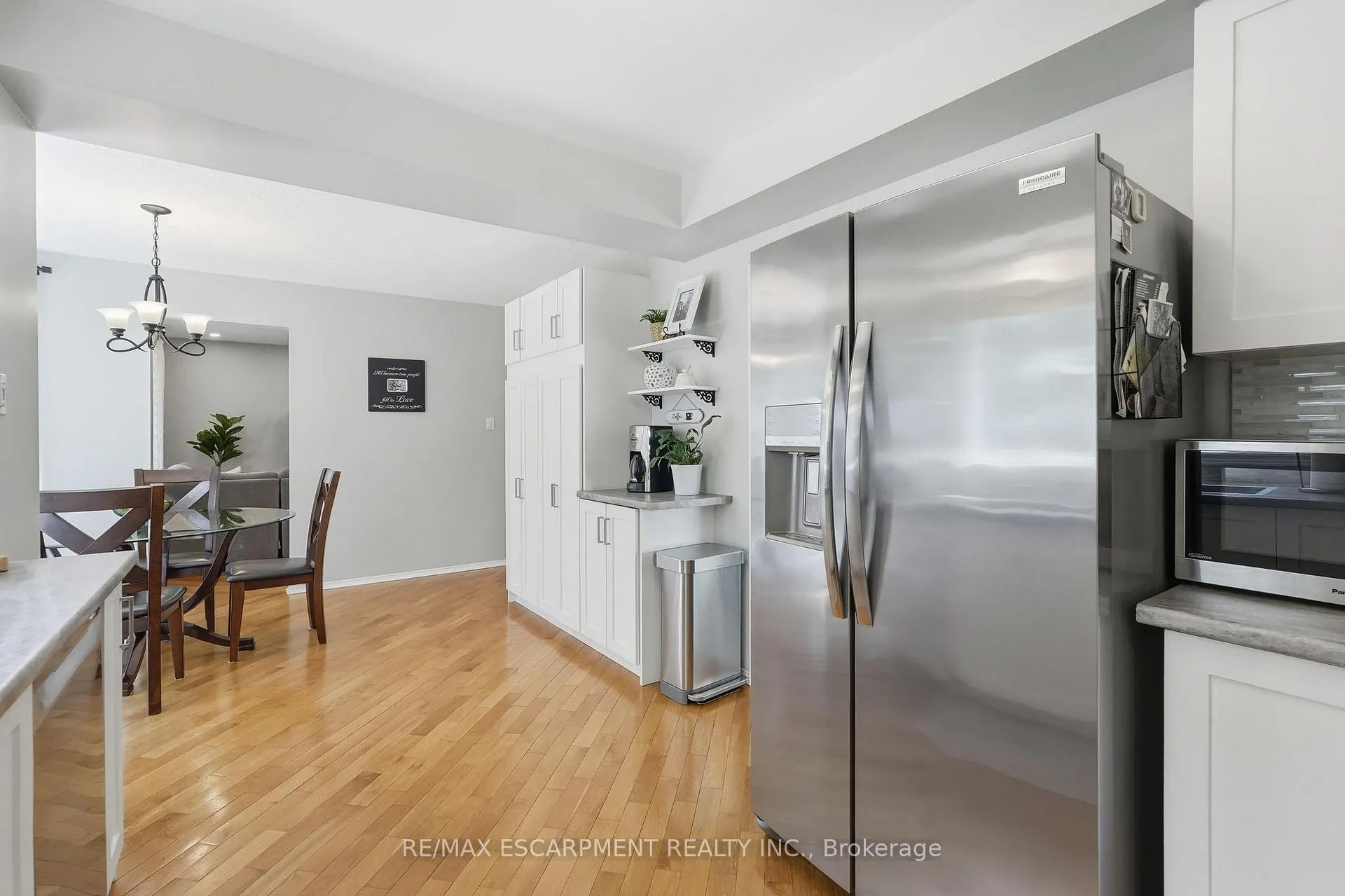 Photo 13 of 2418 Butternut Crescent, Burlington, Headon — HOMEH