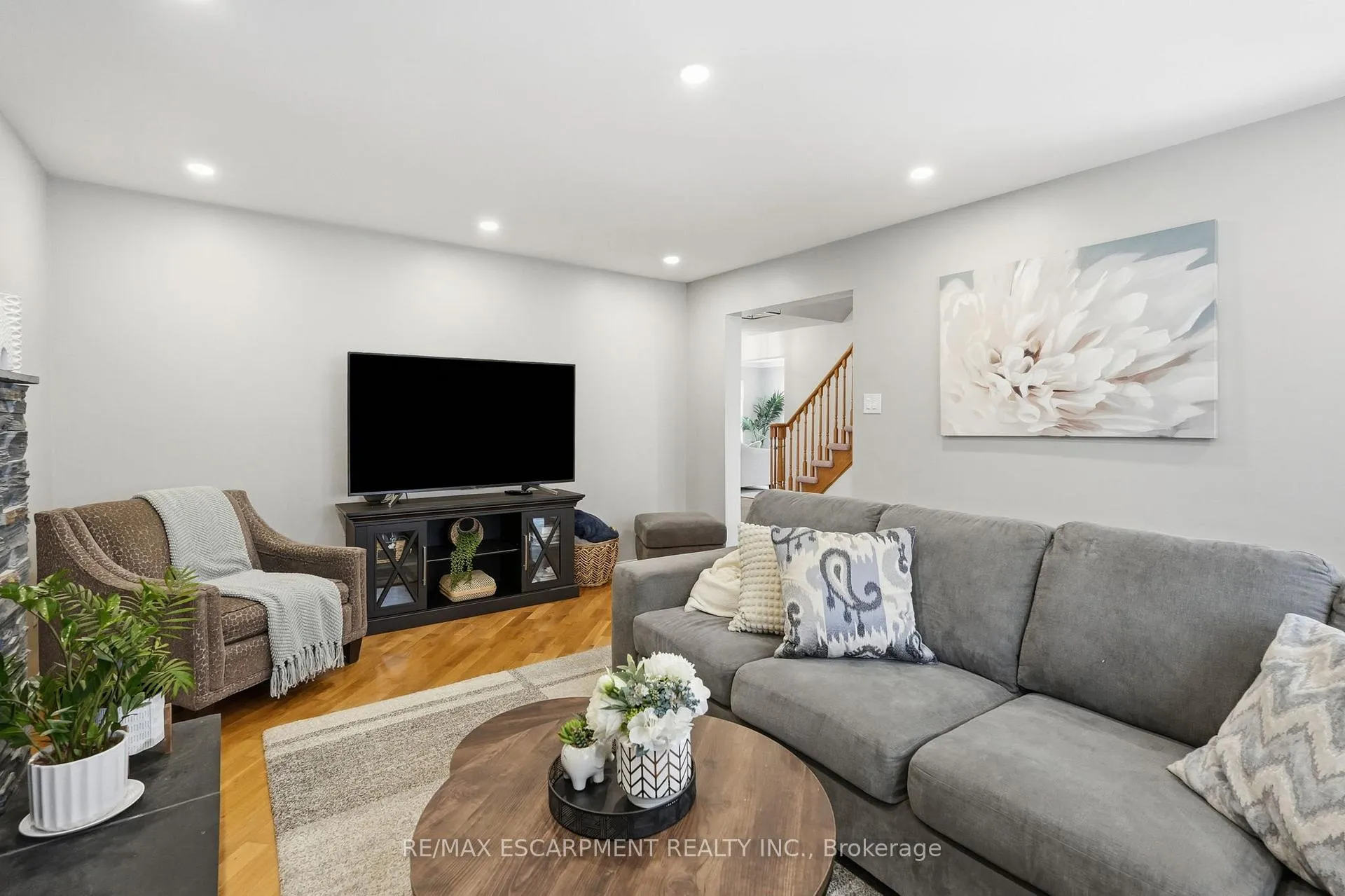 Photo 19 of 2418 Butternut Crescent, Burlington, Headon — HOMEH