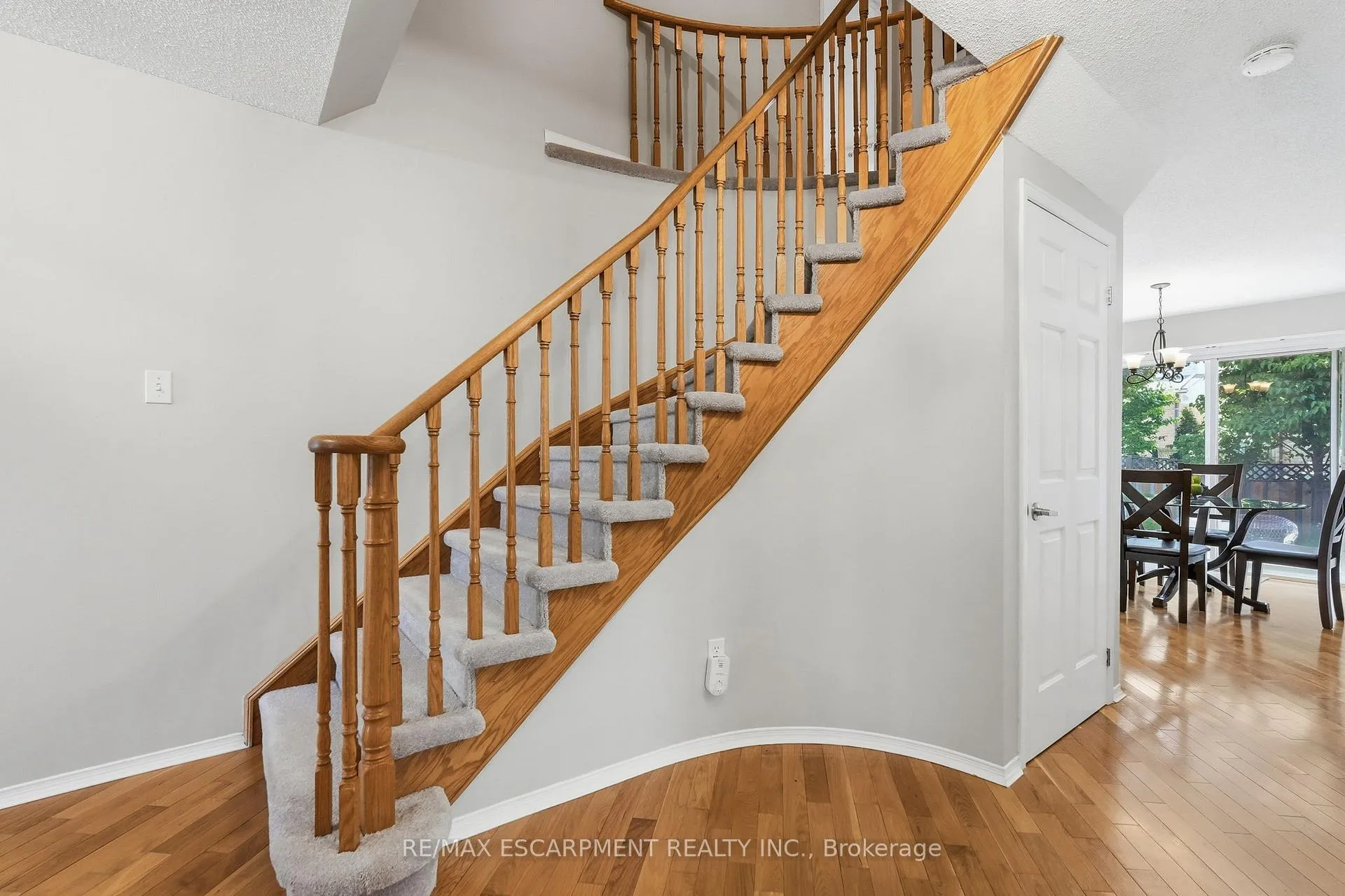 Photo 23 of 2418 Butternut Crescent, Burlington, Headon — HOMEH