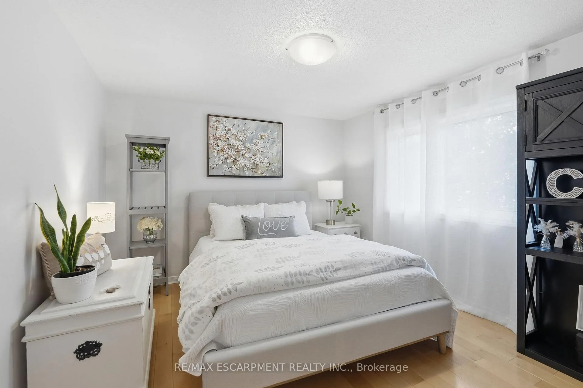 Photo 31 of 2418 Butternut Crescent, Burlington, Headon — HOMEH