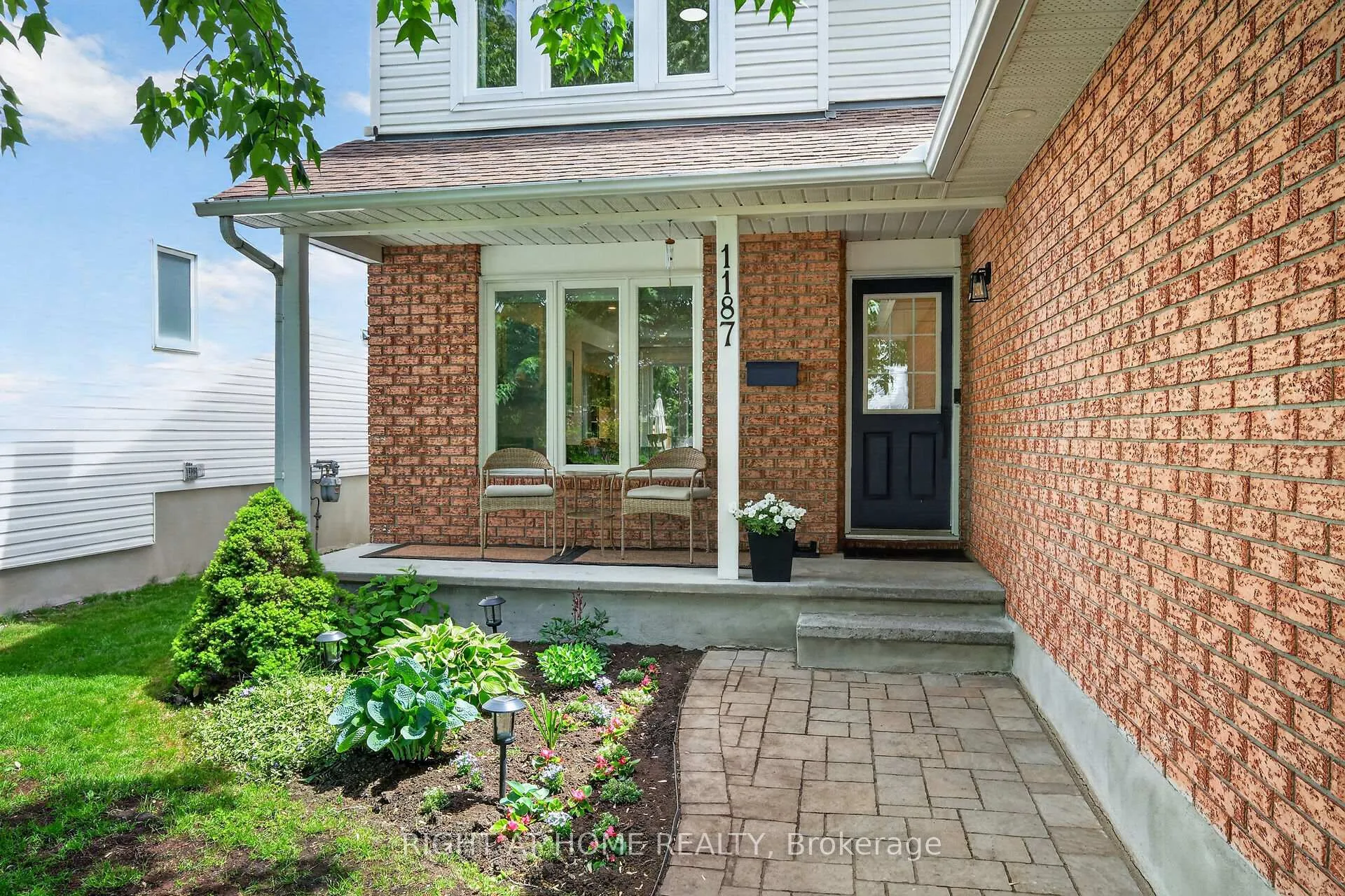 Photo 4 of 1187 Whiterock Street, Ottawa, Carson Grove — HOMEH