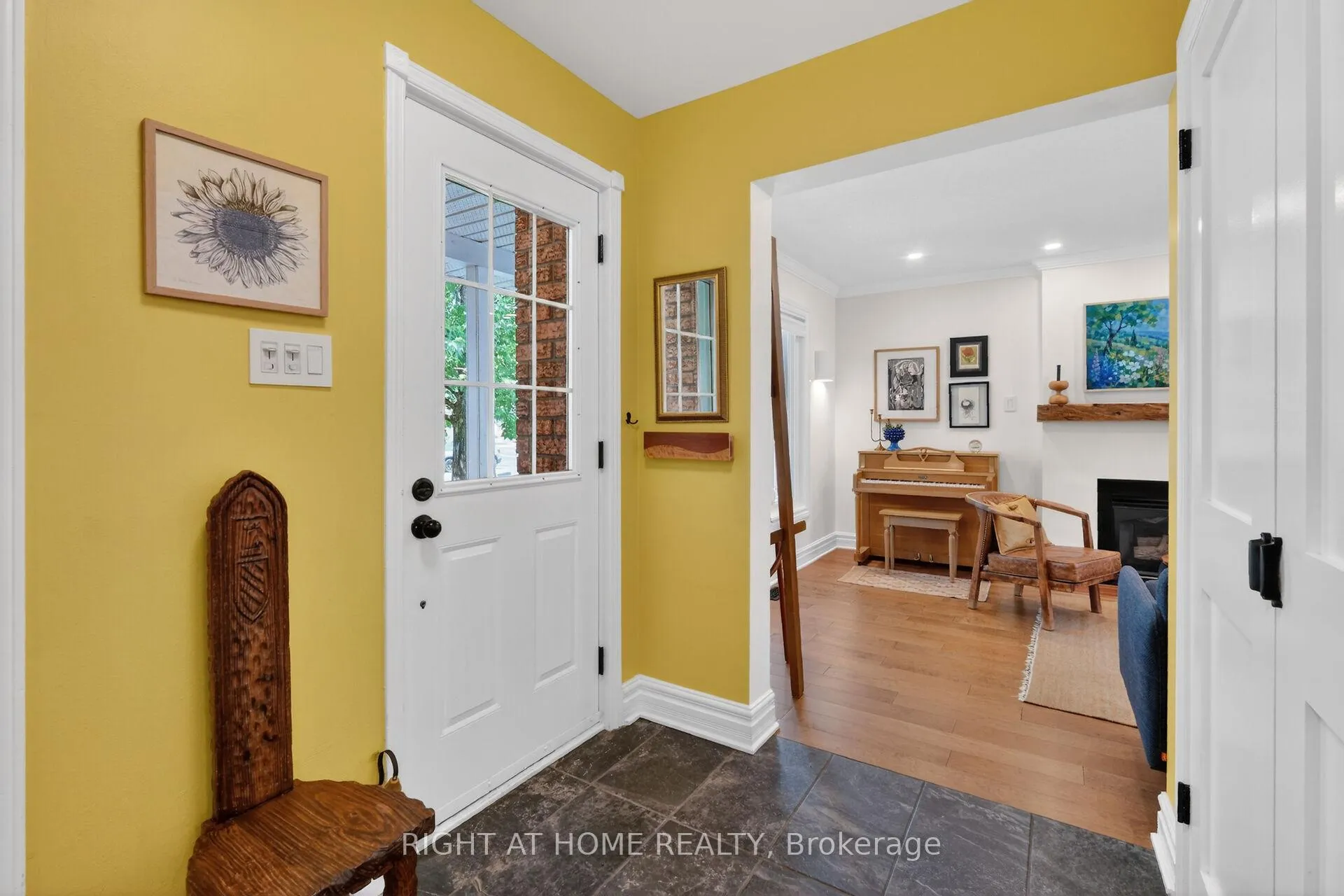 Photo 5 of 1187 Whiterock Street, Ottawa, Carson Grove — HOMEH