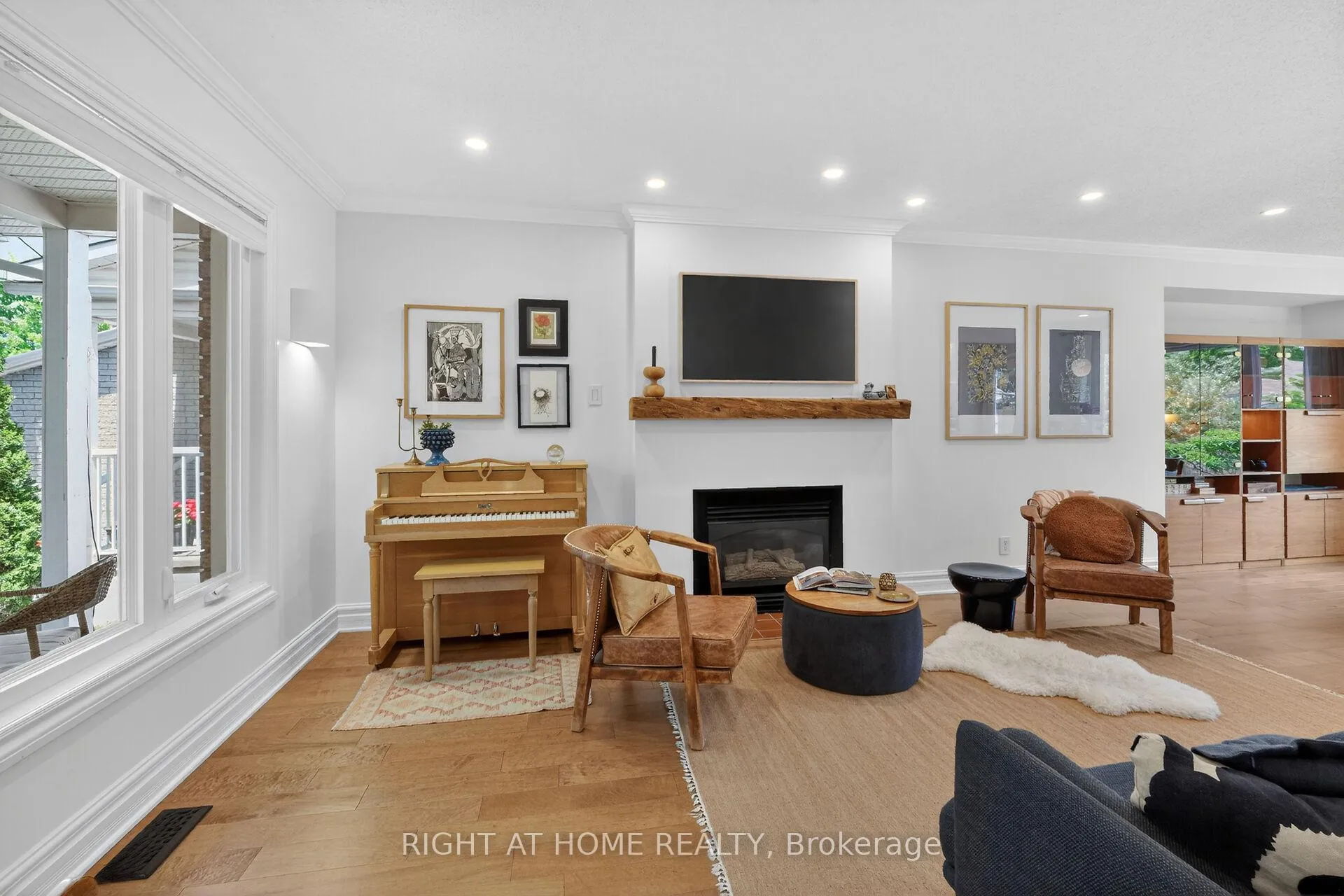 Photo 7 of 1187 Whiterock Street, Ottawa, Carson Grove — HOMEH