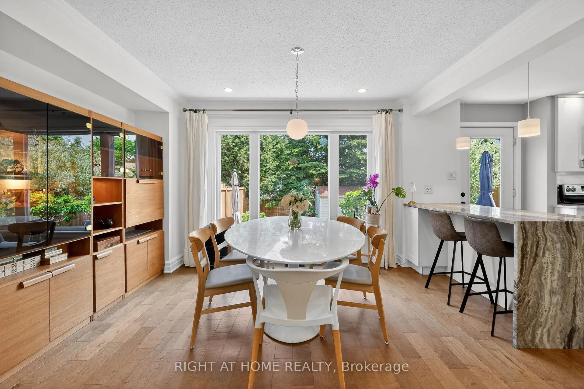 Photo 12 of 1187 Whiterock Street, Ottawa, Carson Grove — HOMEH