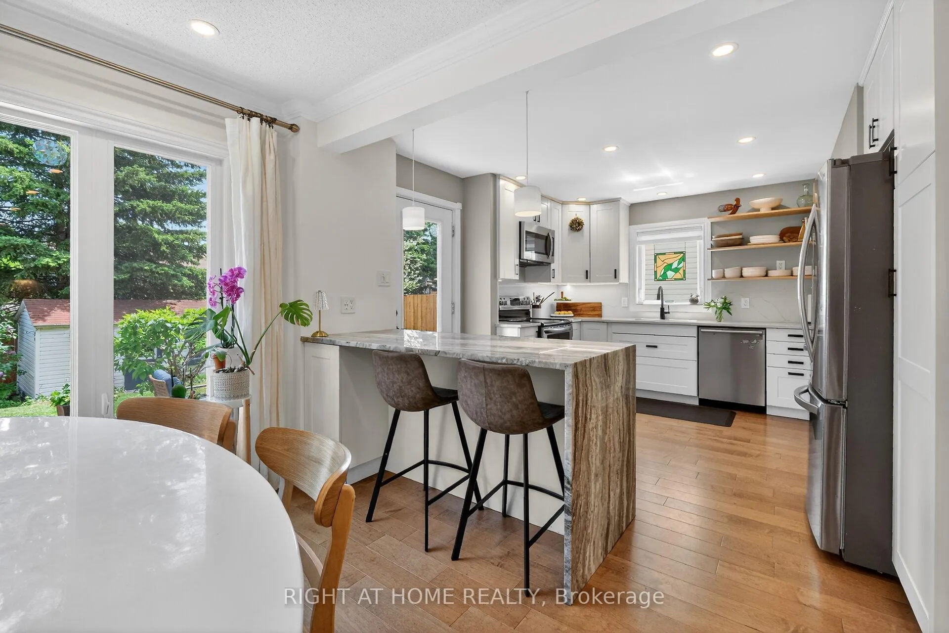 Photo 15 of 1187 Whiterock Street, Ottawa, Carson Grove — HOMEH