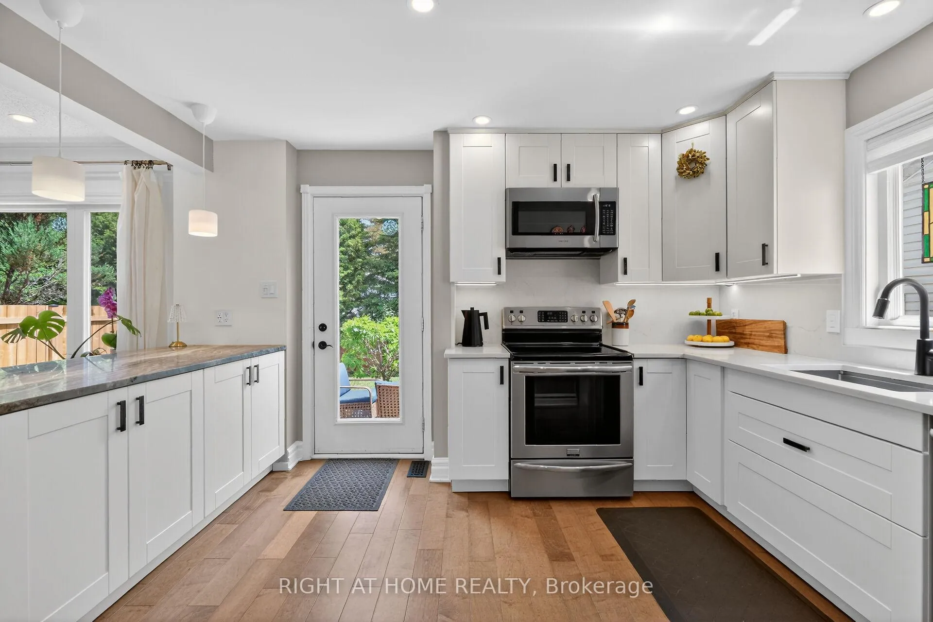 Photo 18 of 1187 Whiterock Street, Ottawa, Carson Grove — HOMEH