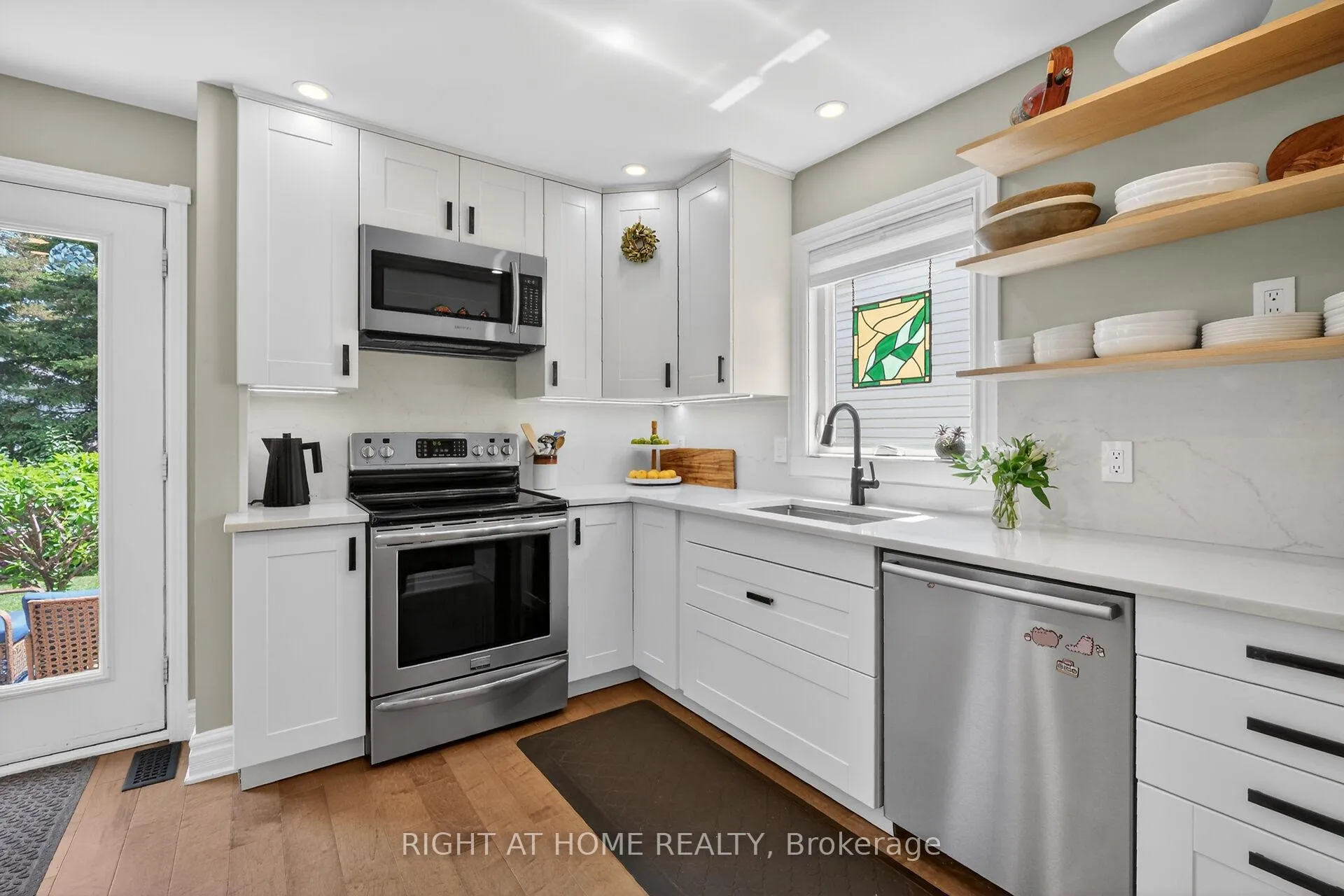 Photo 22 of 1187 Whiterock Street, Ottawa, Carson Grove — HOMEH