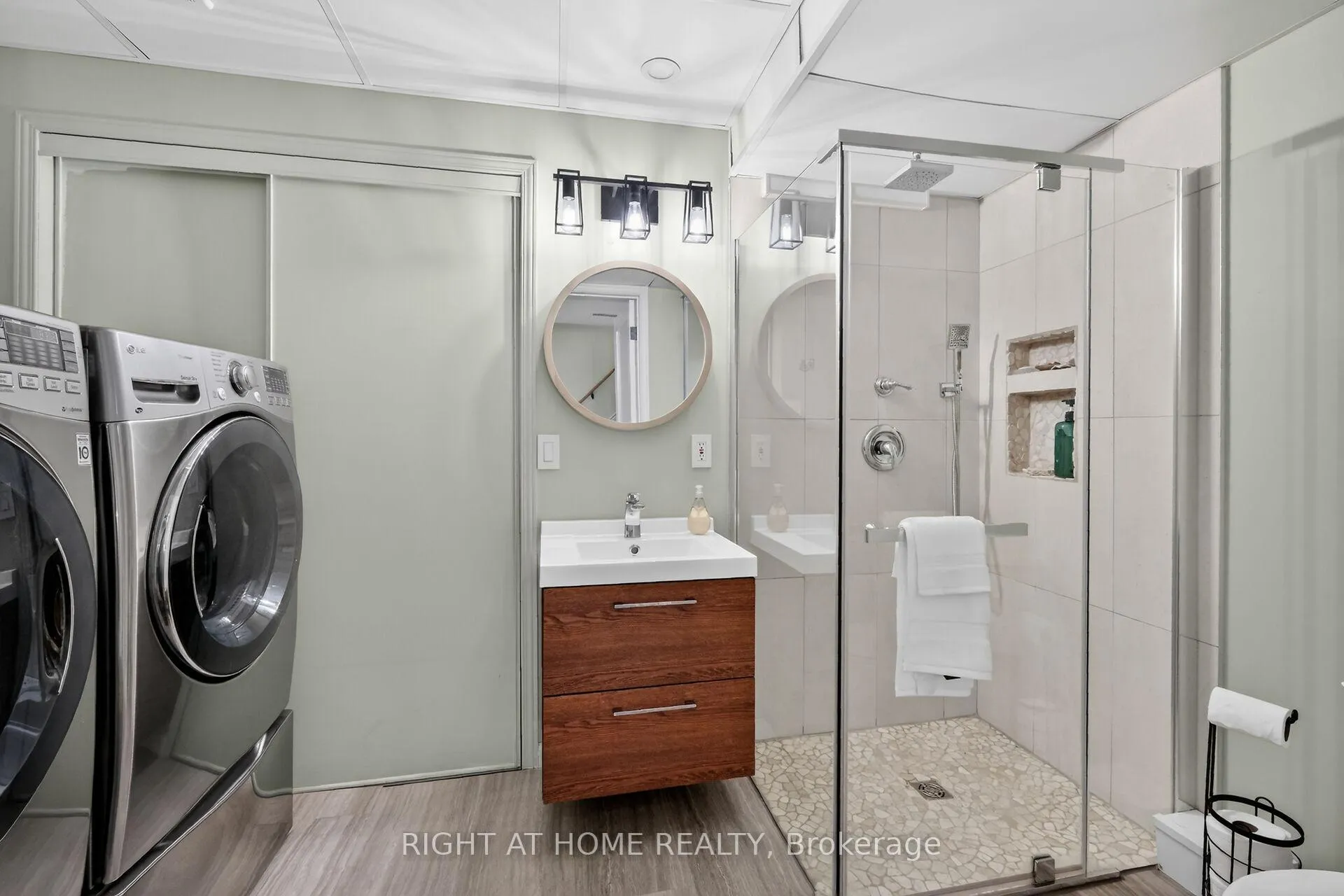 Photo 40 of 1187 Whiterock Street, Ottawa, Carson Grove — HOMEH