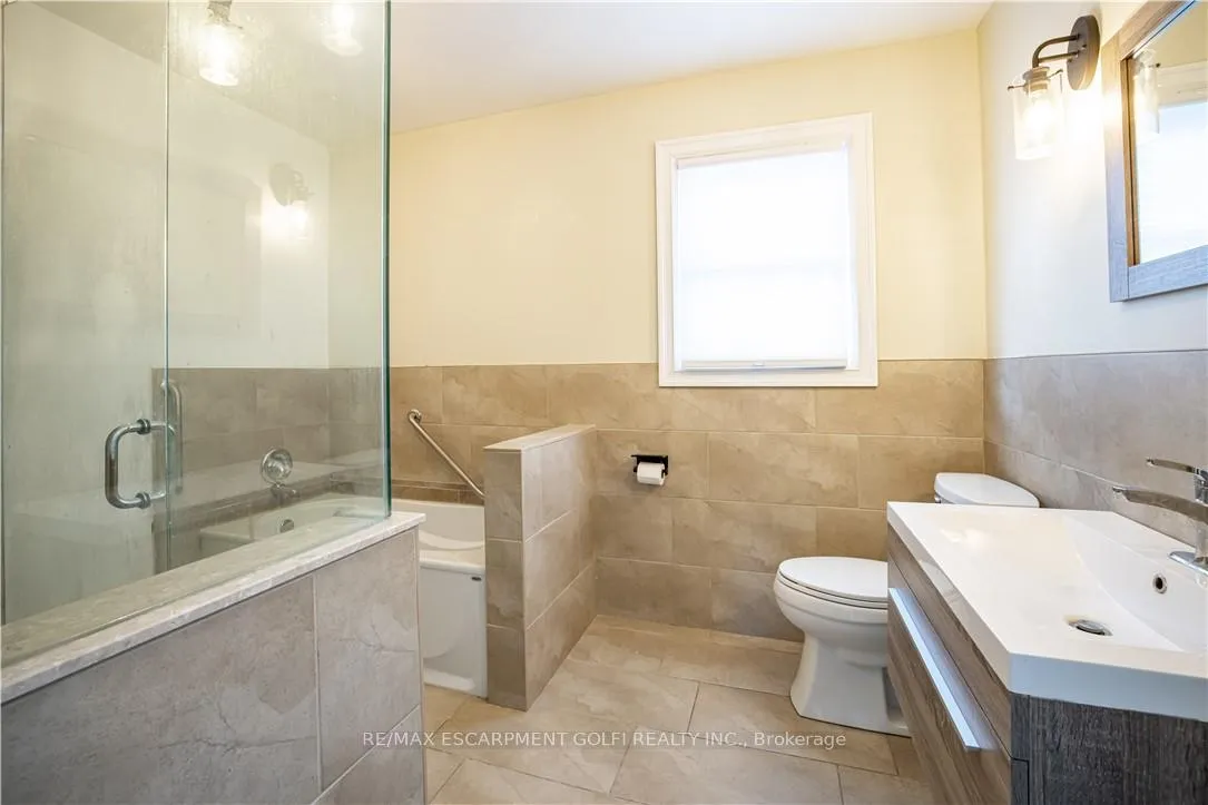 Photo 6 of Unit UPPER, 521 South Pelham Road, Welland, West Welland — HOMEH