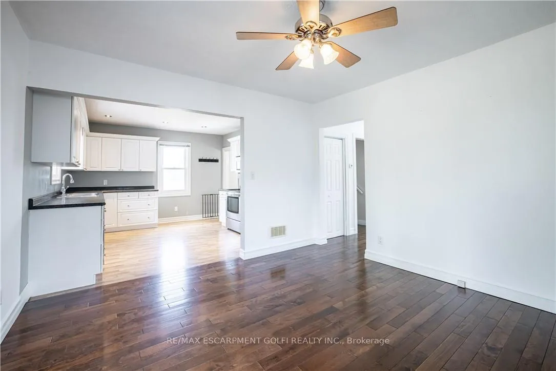 Photo 10 of Unit UPPER, 521 South Pelham Road, Welland, West Welland — HOMEH