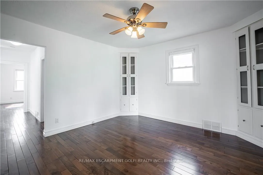 Photo 11 of Unit UPPER, 521 South Pelham Road, Welland, West Welland — HOMEH