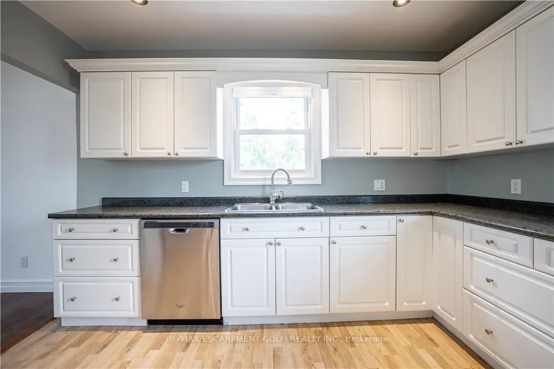 Photo 14 of Unit UPPER, 521 South Pelham Road, Welland, West Welland — HOMEH