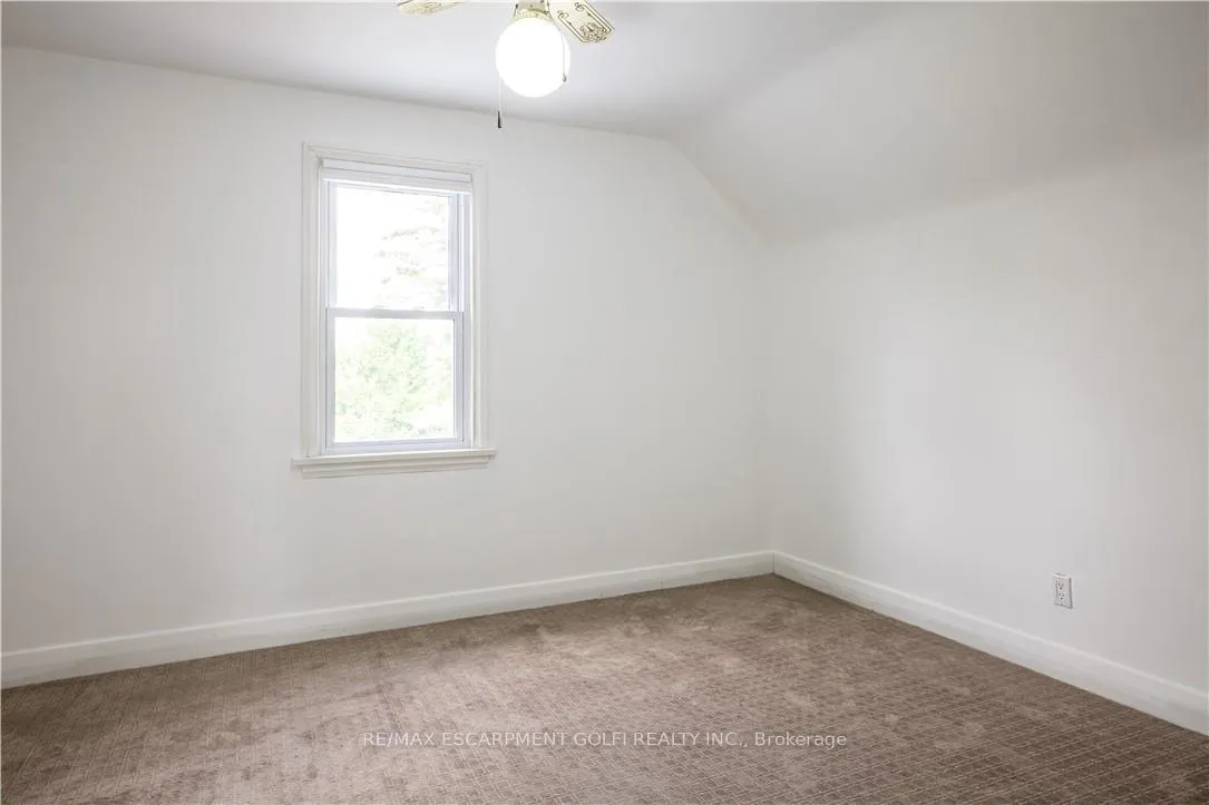 Photo 16 of Unit UPPER, 521 South Pelham Road, Welland, West Welland — HOMEH