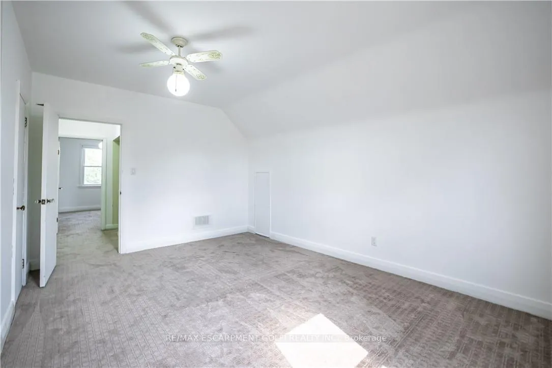Photo 22 of Unit UPPER, 521 South Pelham Road, Welland, West Welland — HOMEH