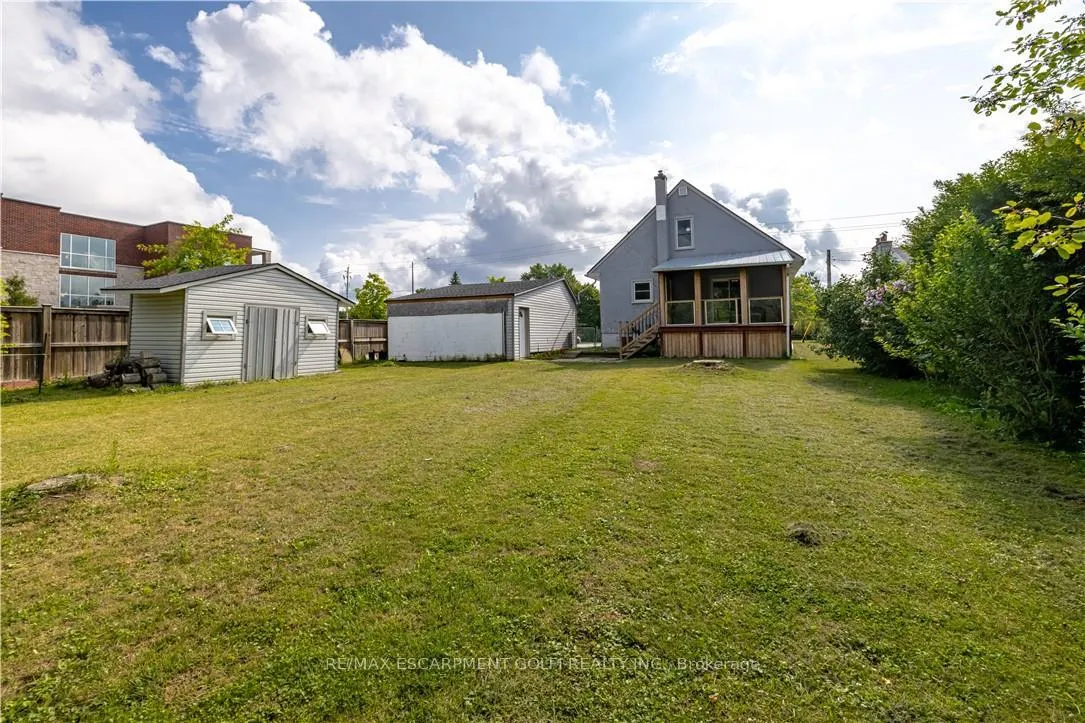 Photo 29 of Unit UPPER, 521 South Pelham Road, Welland, West Welland — HOMEH