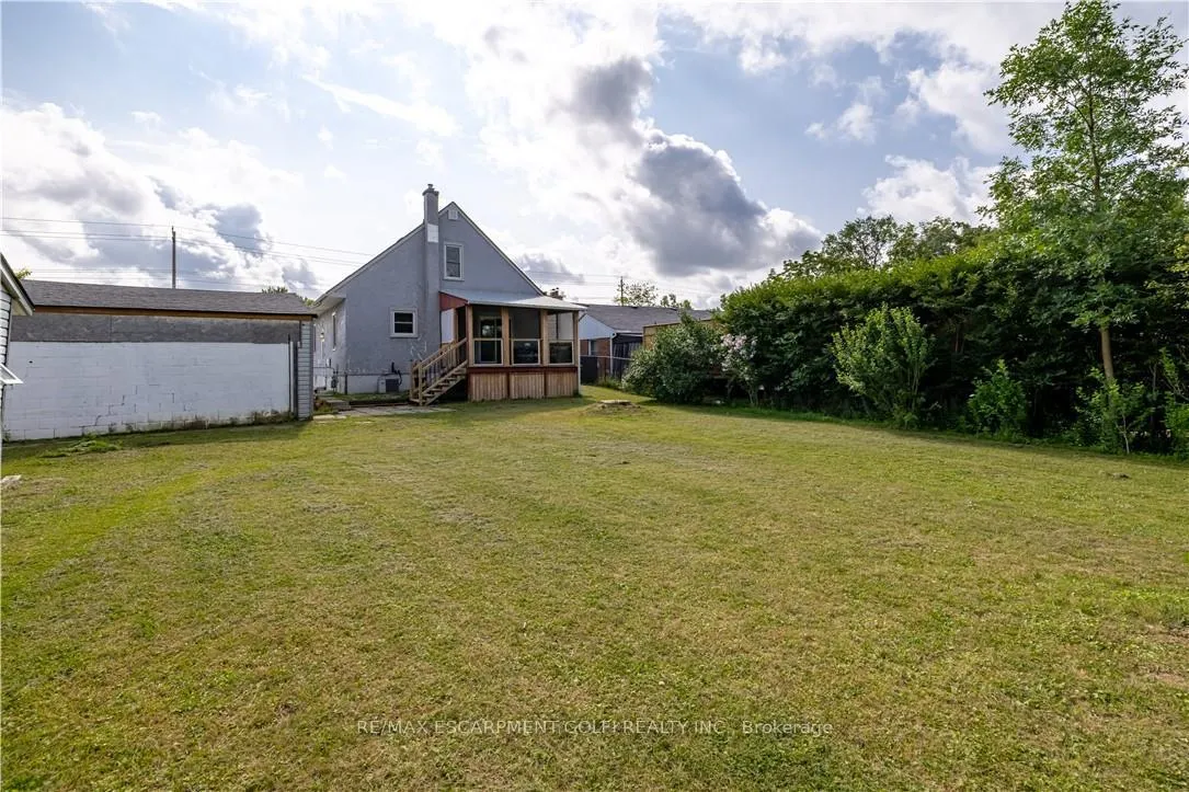 Photo 30 of Unit UPPER, 521 South Pelham Road, Welland, West Welland — HOMEH