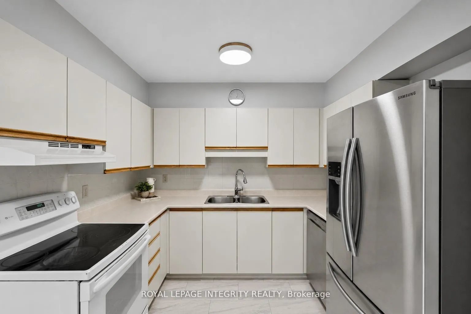 Photo 10 of 896 Bideford Street, Ottawa, Fallingbrook/Ridgemount — HOMEH