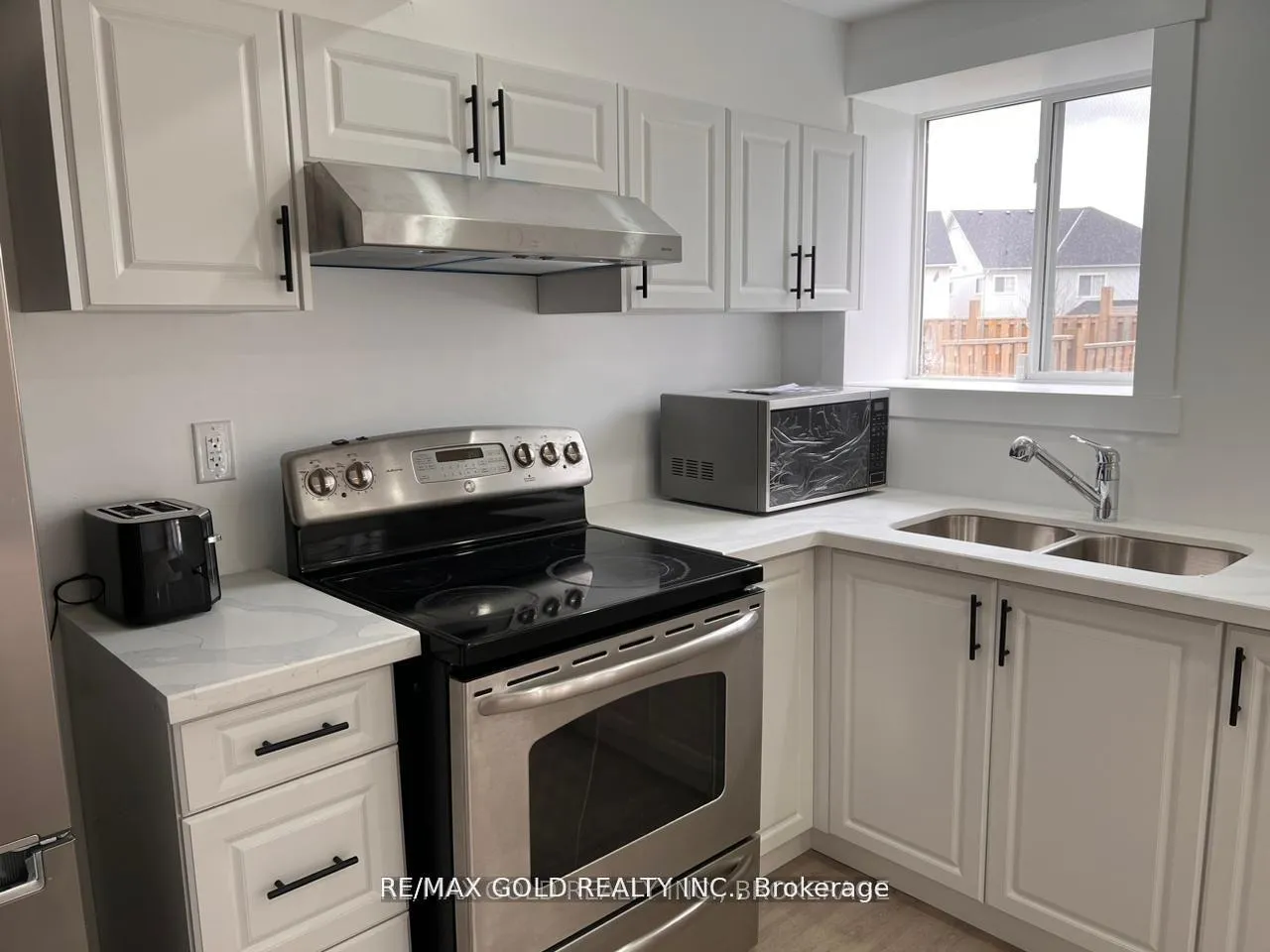 Photo 10 of 1708 Arborwood Drive, Oshawa, Taunton — HOMEH