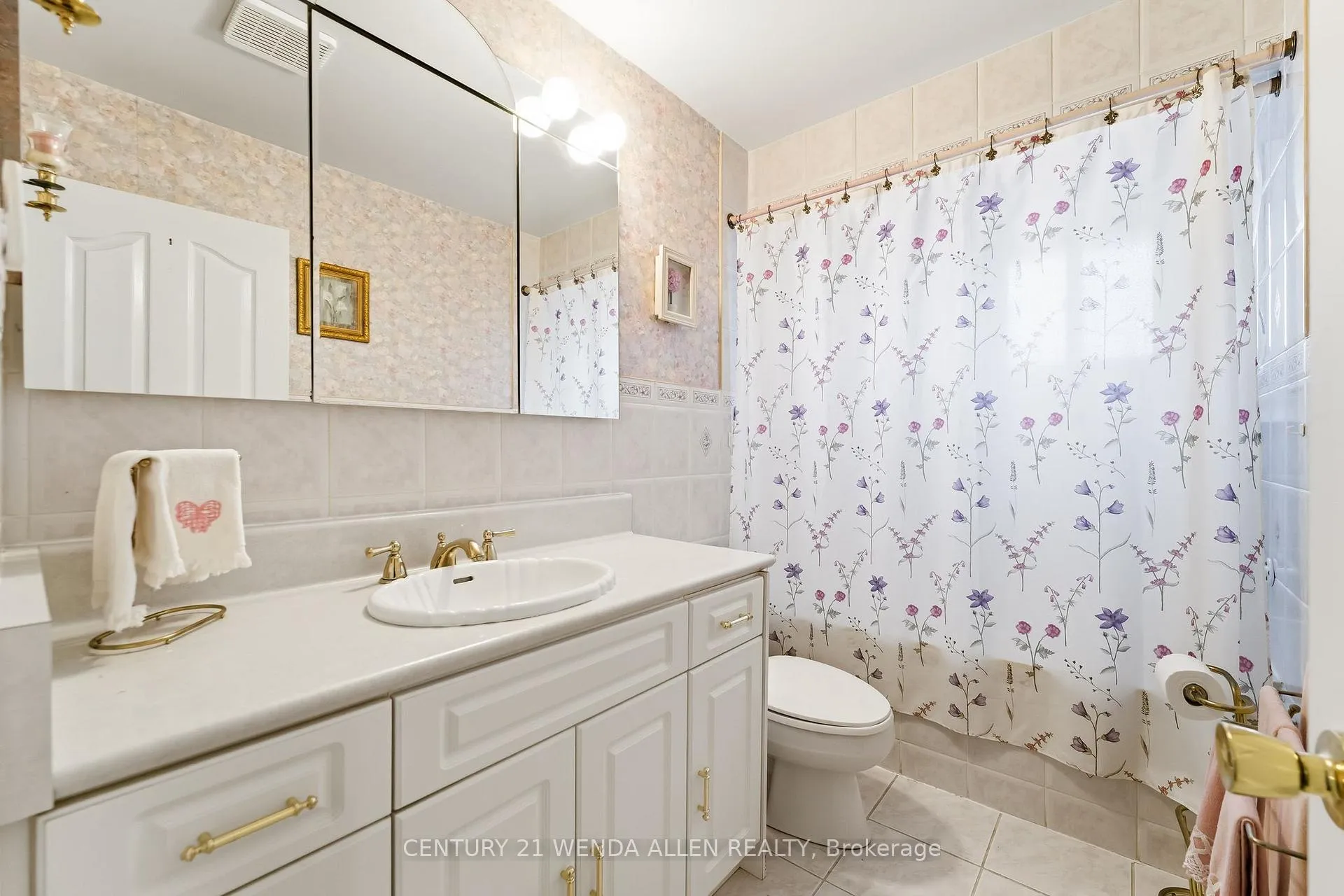 Photo 12 of 903 Grenoble Boulevard, Pickering, Bay Ridges — HOMEH
