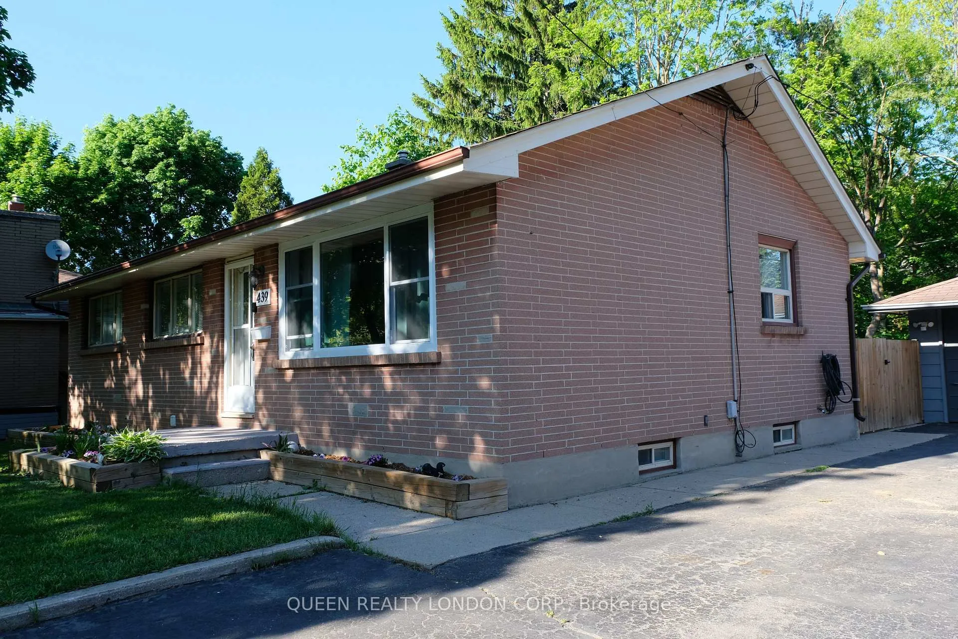Photo 2 of 439 Scenic Drive, London, South J — HOMEH