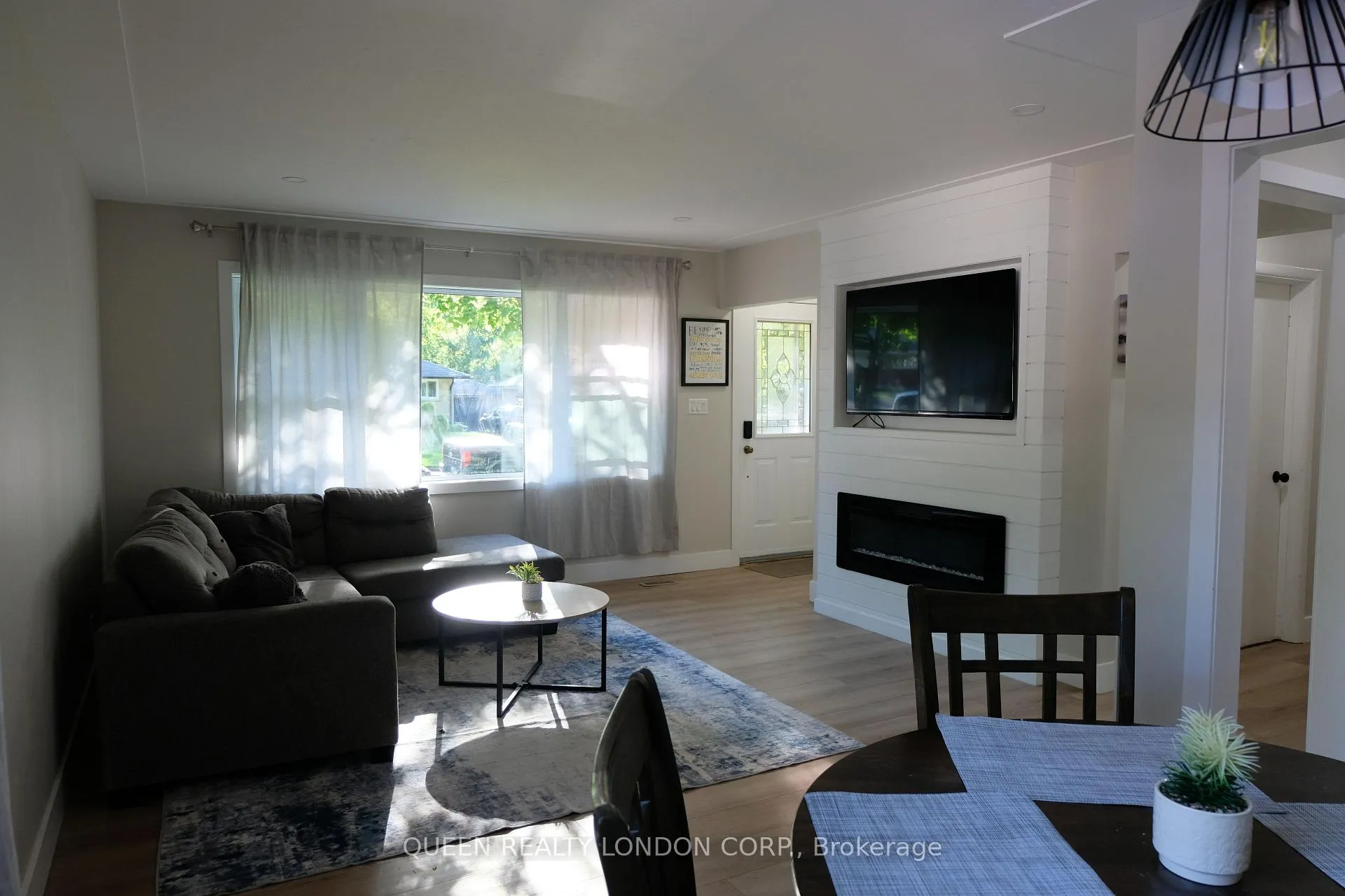 Photo 4 of 439 Scenic Drive, London, South J — HOMEH