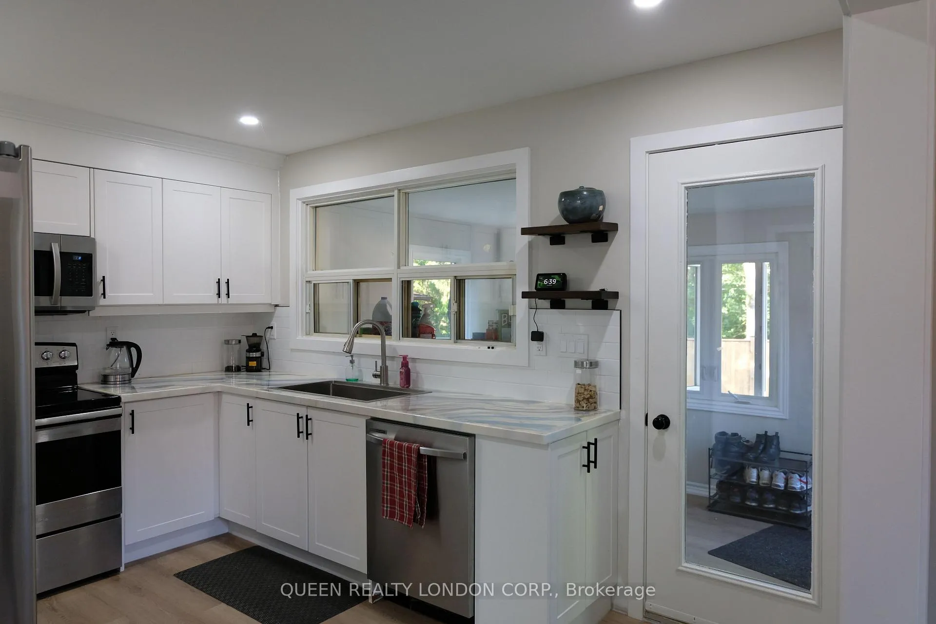 Photo 16 of 439 Scenic Drive, London, South J — HOMEH