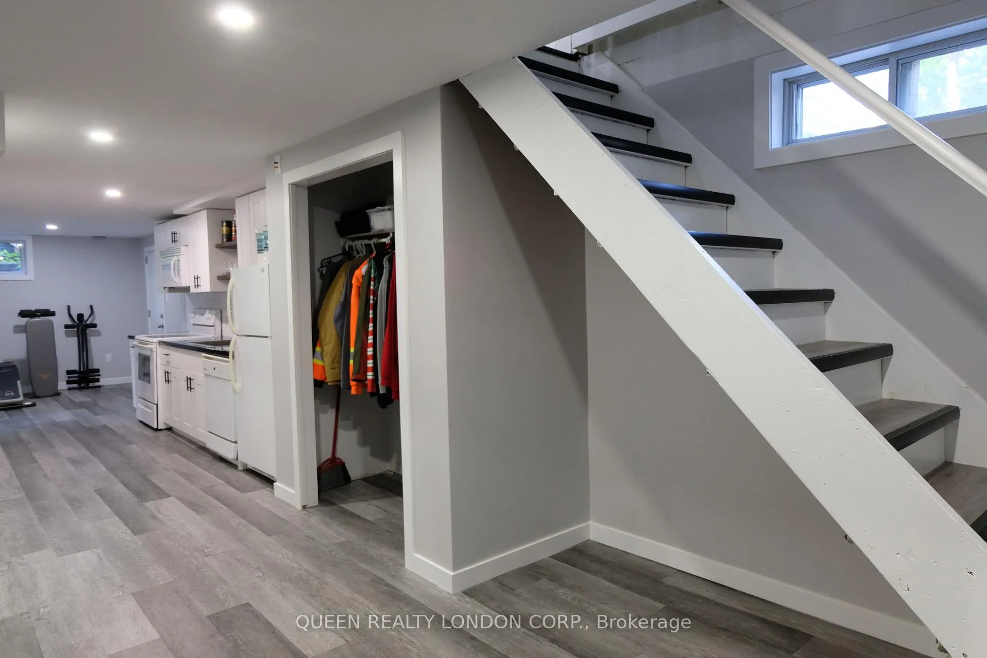 Photo 23 of 439 Scenic Drive, London, South J — HOMEH