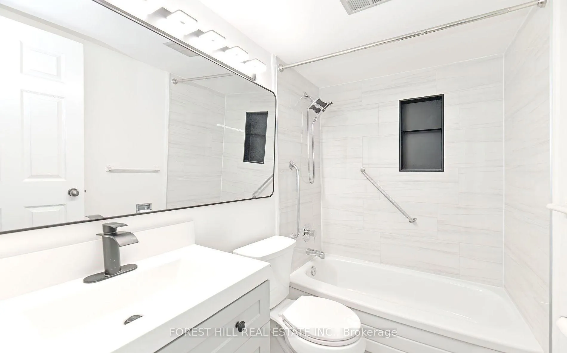 Photo 11 of Unit 1205, 3000 Bathurst Street, Toronto, Englemount-Lawrence — HOMEH