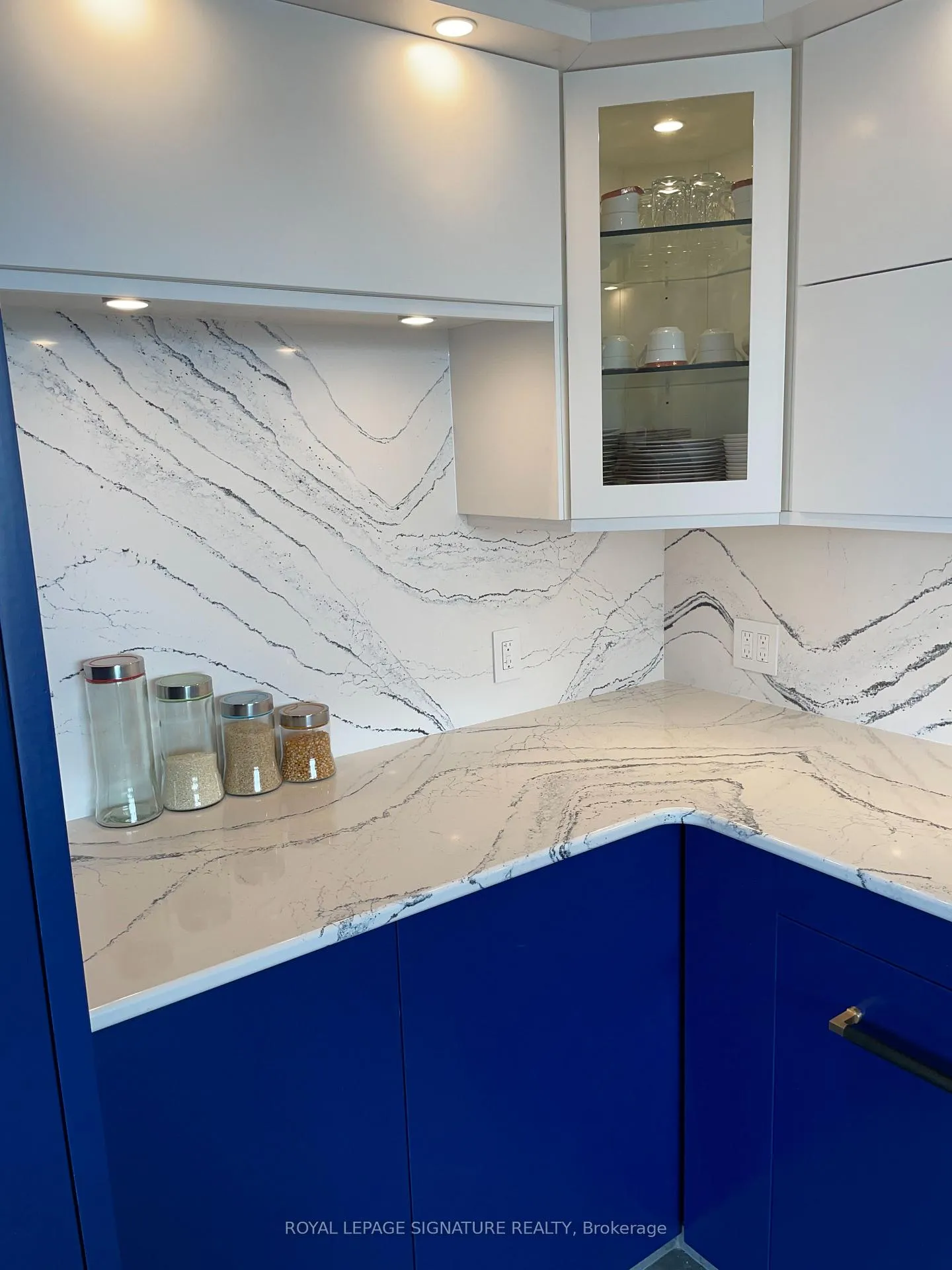 Photo 7 of Unit 1801, 900 Mt Pleasant Road, Toronto, Mount Pleasant West — HOMEH
