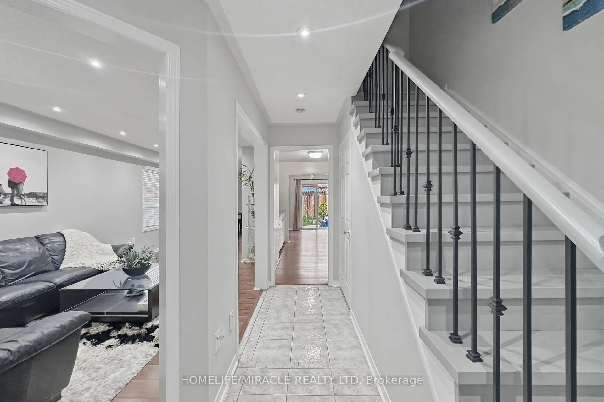Photo 4 of 37 Prairie Rose Circle, Brampton, Sandringham-Wellington — HOMEH