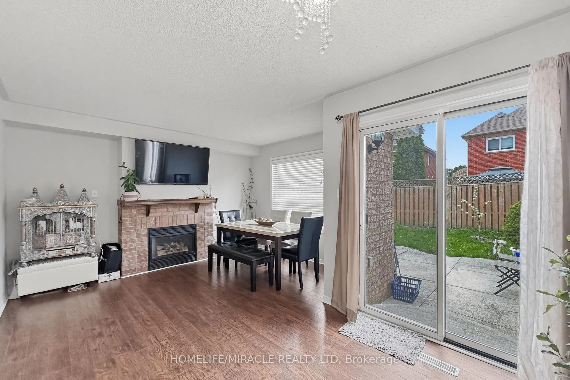Photo 8 of 37 Prairie Rose Circle, Brampton, Sandringham-Wellington — HOMEH