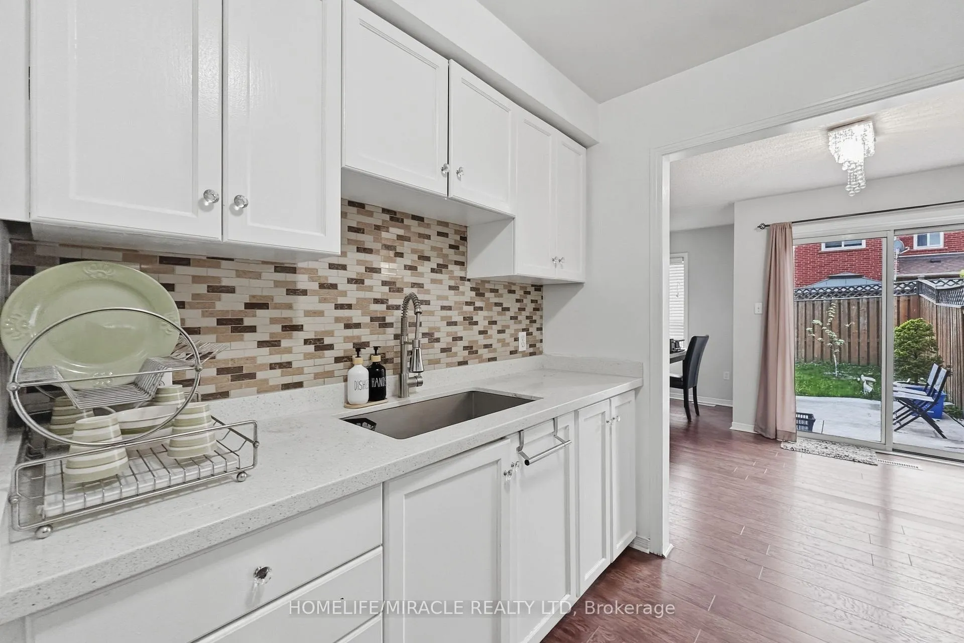 Photo 11 of 37 Prairie Rose Circle, Brampton, Sandringham-Wellington — HOMEH