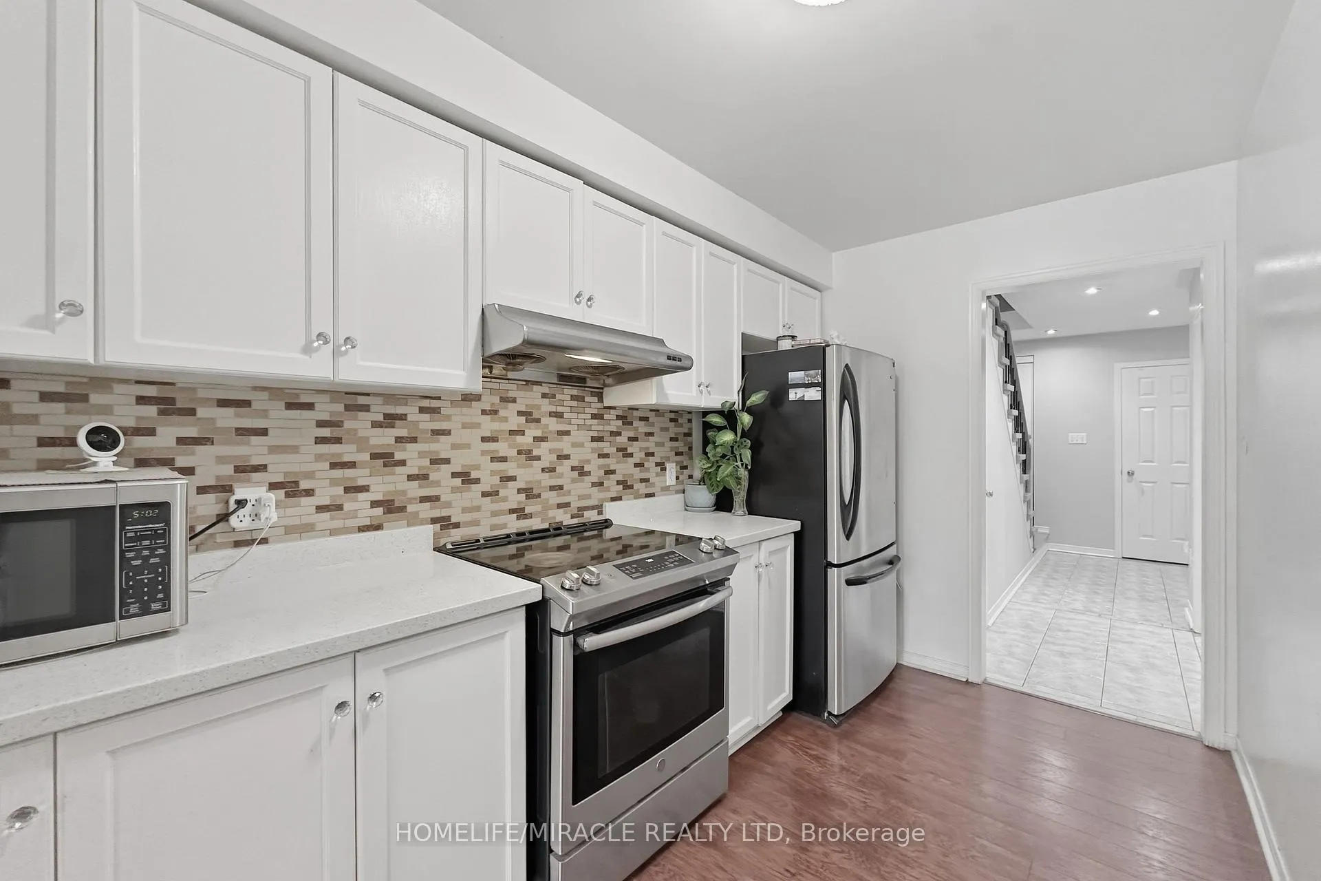 Photo 12 of 37 Prairie Rose Circle, Brampton, Sandringham-Wellington — HOMEH