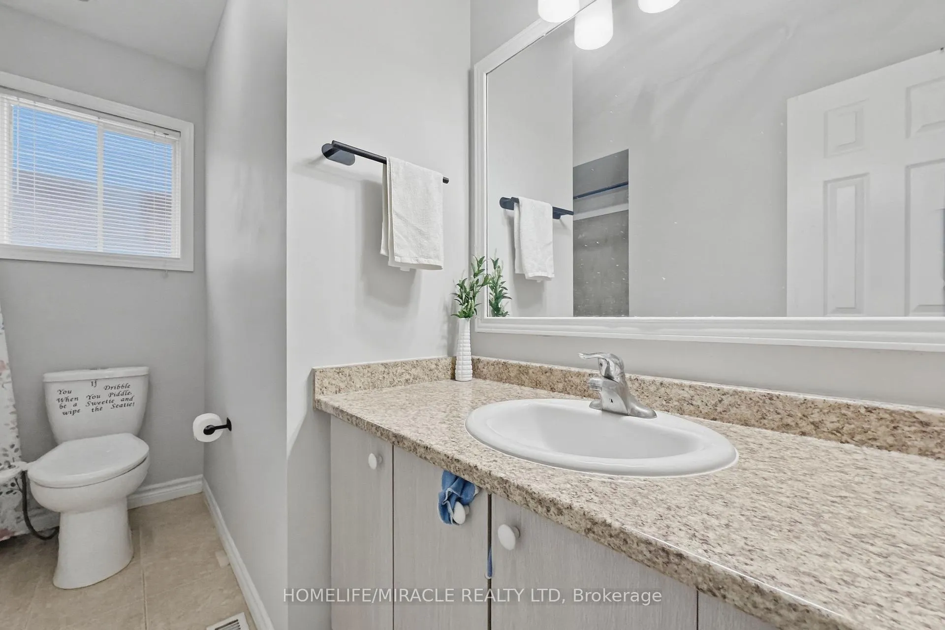 Photo 21 of 37 Prairie Rose Circle, Brampton, Sandringham-Wellington — HOMEH
