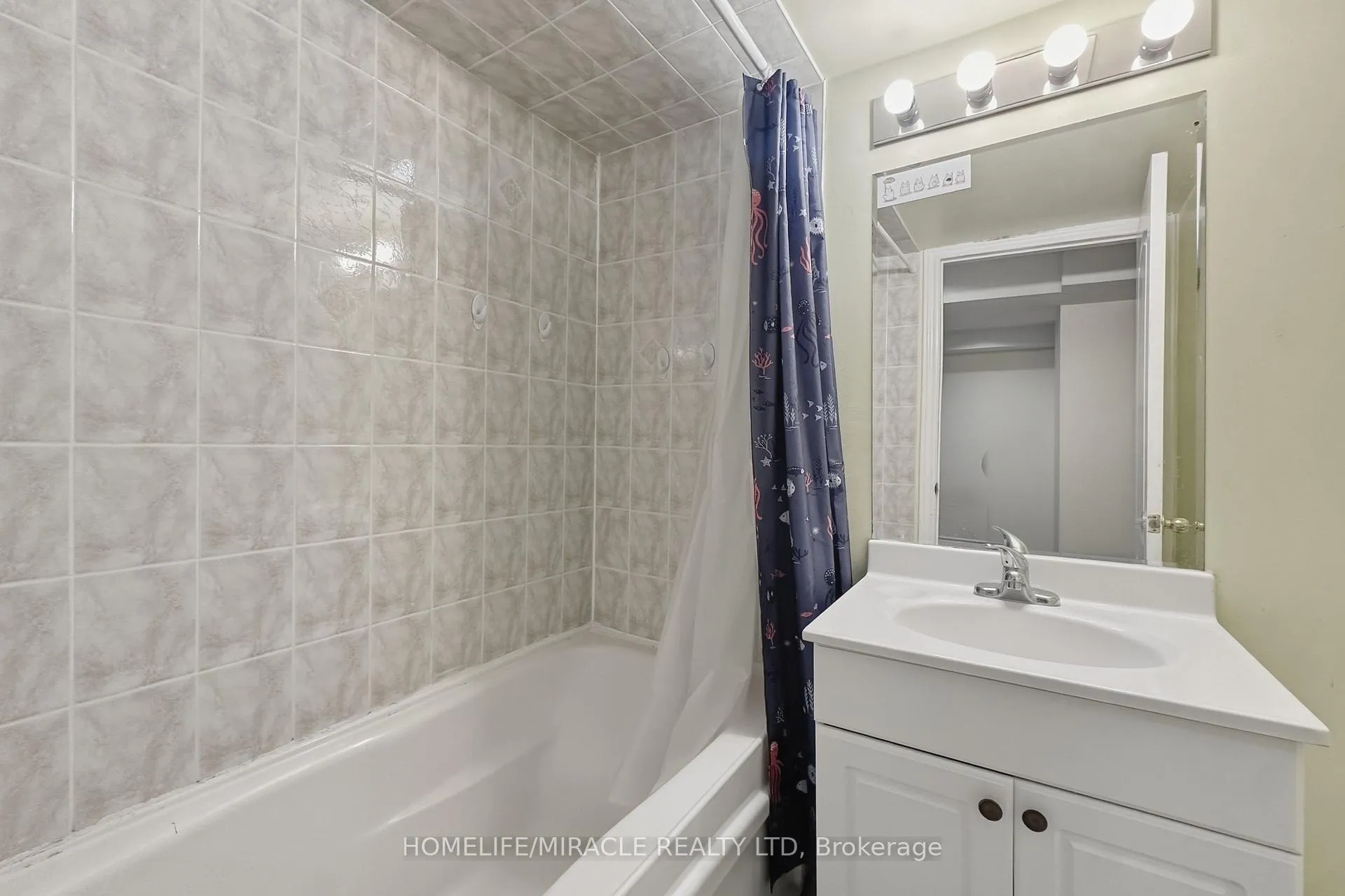 Photo 26 of 37 Prairie Rose Circle, Brampton, Sandringham-Wellington — HOMEH