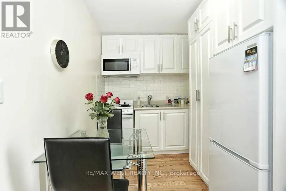 Photo 2 of Unit 3, 267 Lappin Avenue, Toronto, Dovercourt-Wallace Emerson-Junction — HOMEH