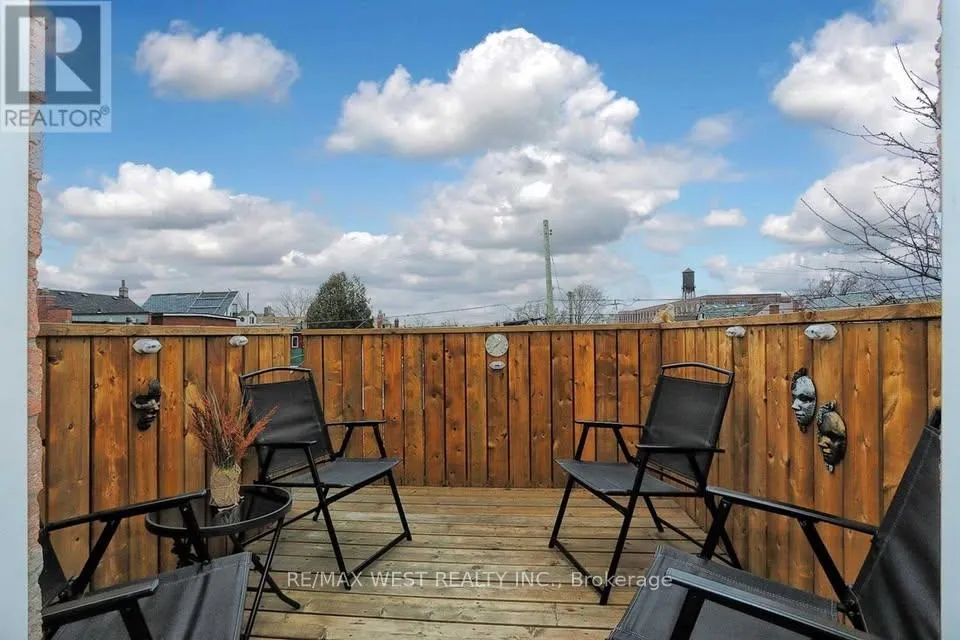 Photo 5 of Unit 3, 267 Lappin Avenue, Toronto, Dovercourt-Wallace Emerson-Junction — HOMEH
