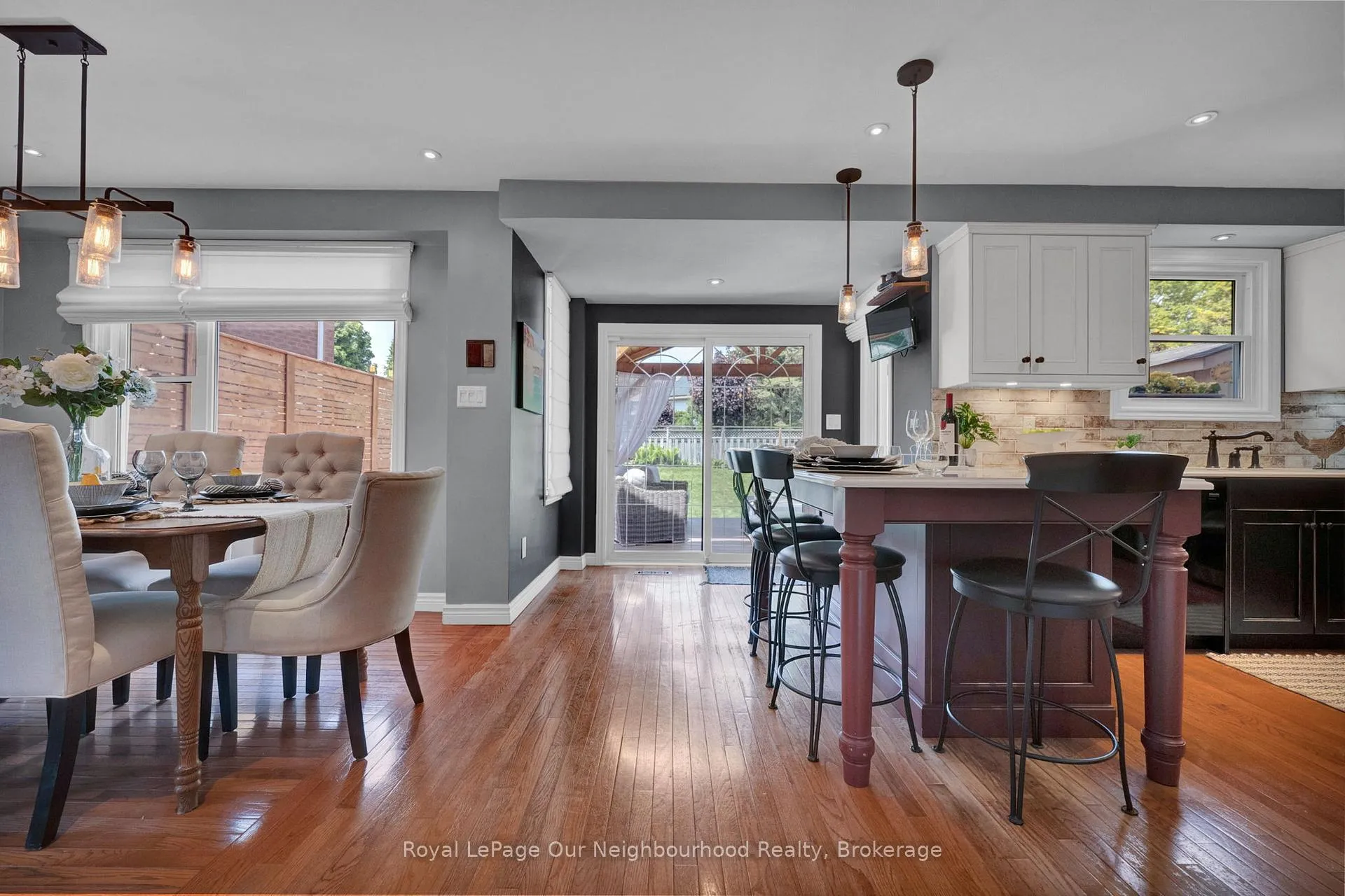 Photo 14 of 6 Orchard Park Drive, Clarington, Bowmanville — HOMEH