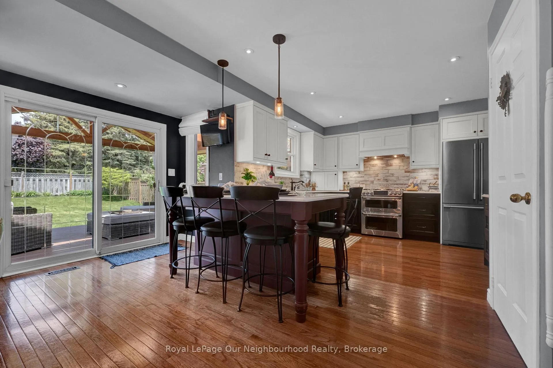 Photo 15 of 6 Orchard Park Drive, Clarington, Bowmanville — HOMEH