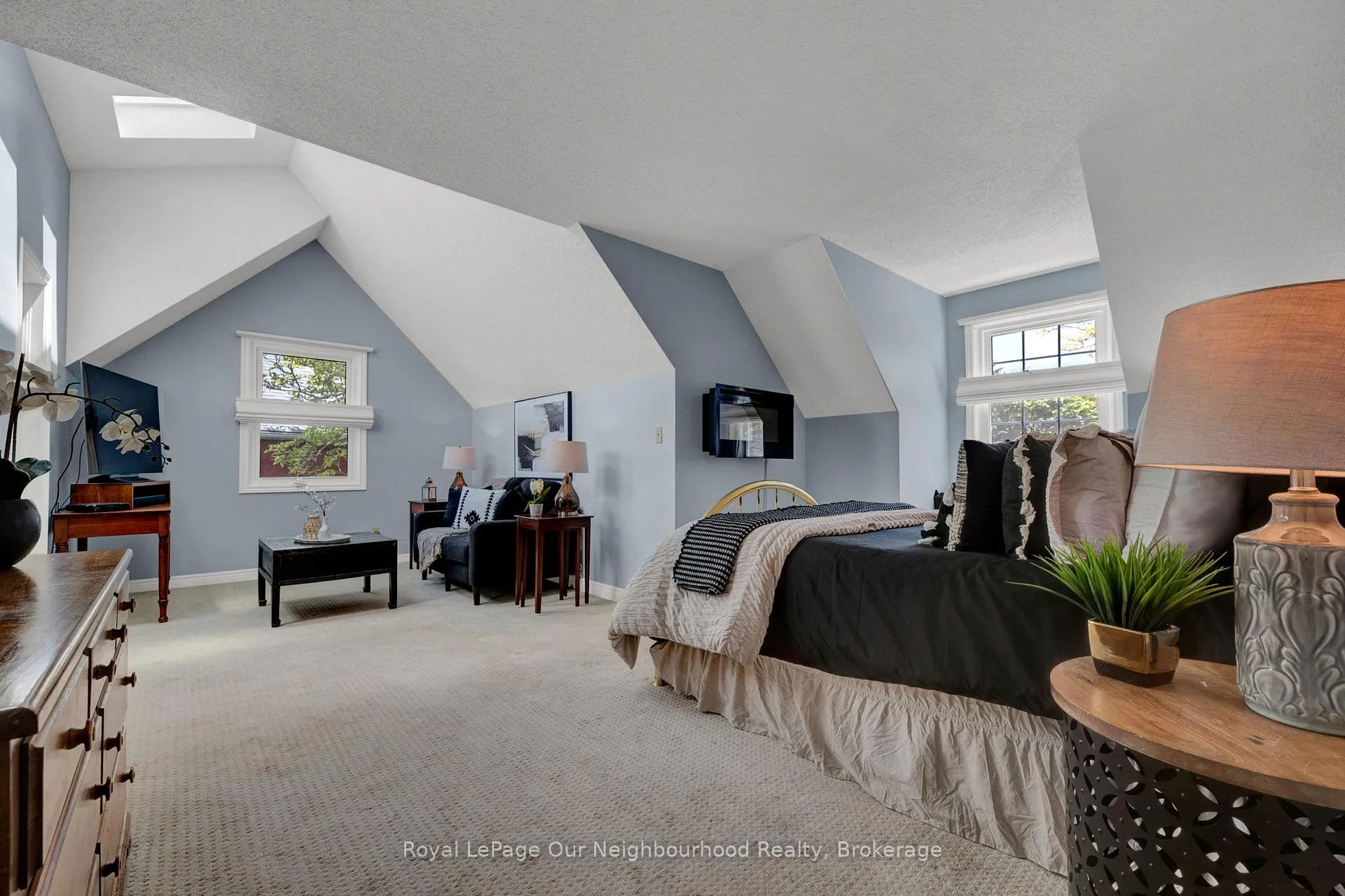 Photo 25 of 6 Orchard Park Drive, Clarington, Bowmanville — HOMEH