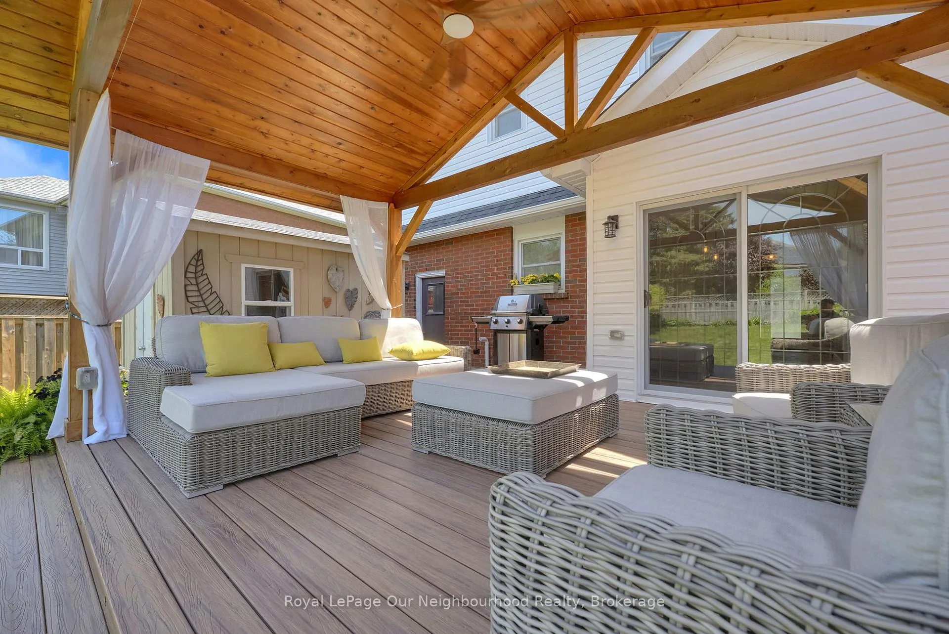 Photo 42 of 6 Orchard Park Drive, Clarington, Bowmanville — HOMEH