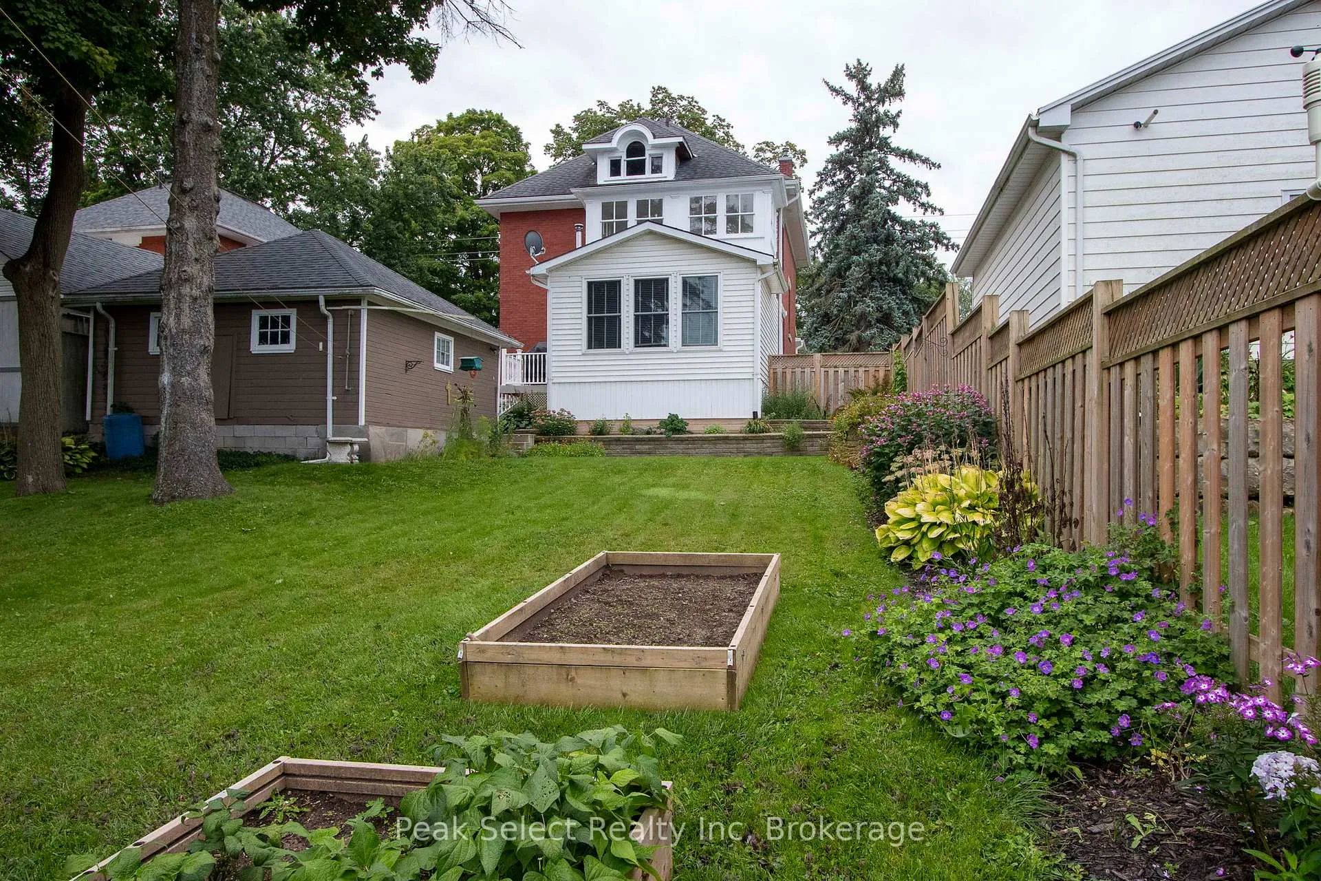 Photo 60 of 395 Queen Street E, St. Marys — HOMEH