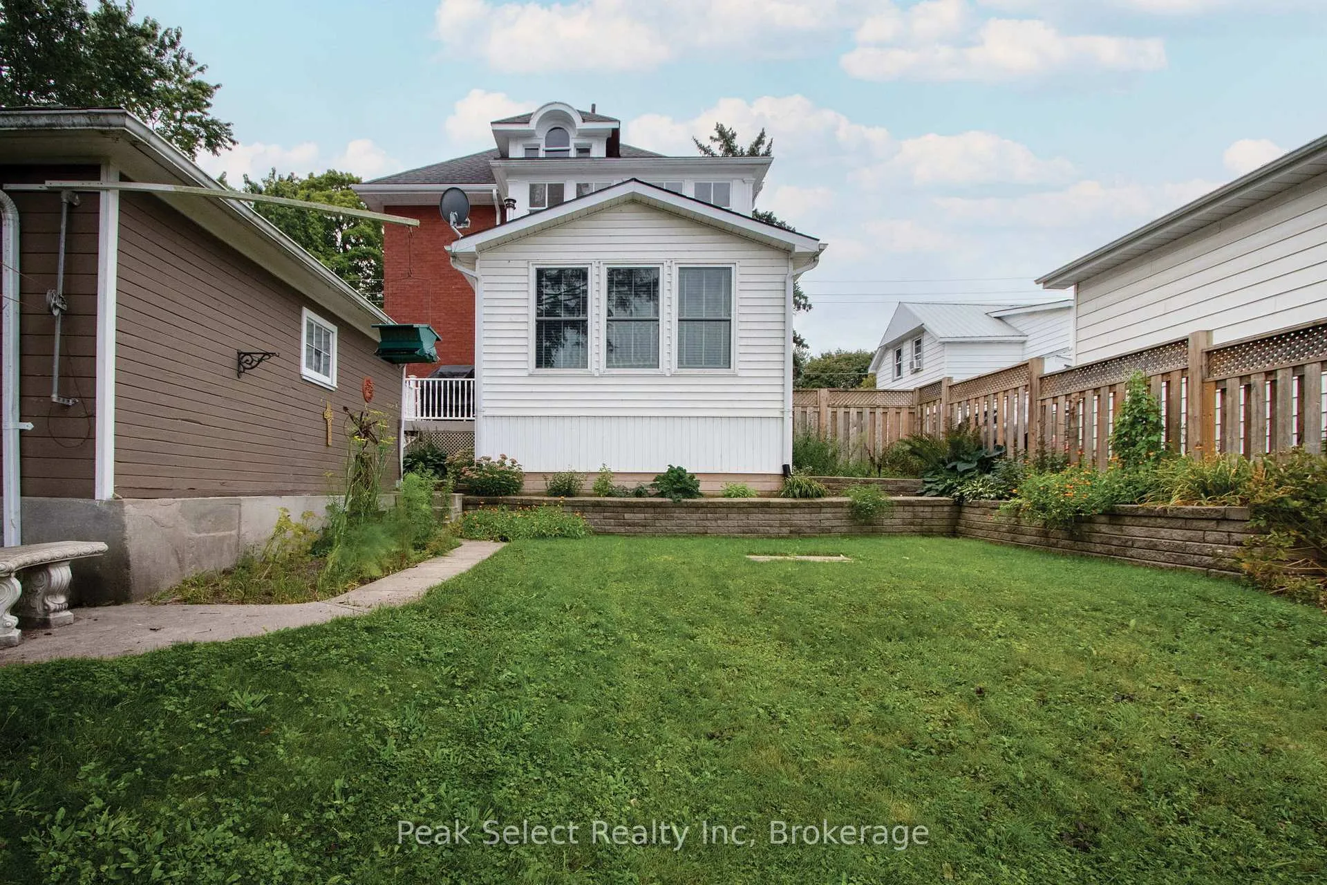 Photo 65 of 395 Queen Street E, St. Marys — HOMEH