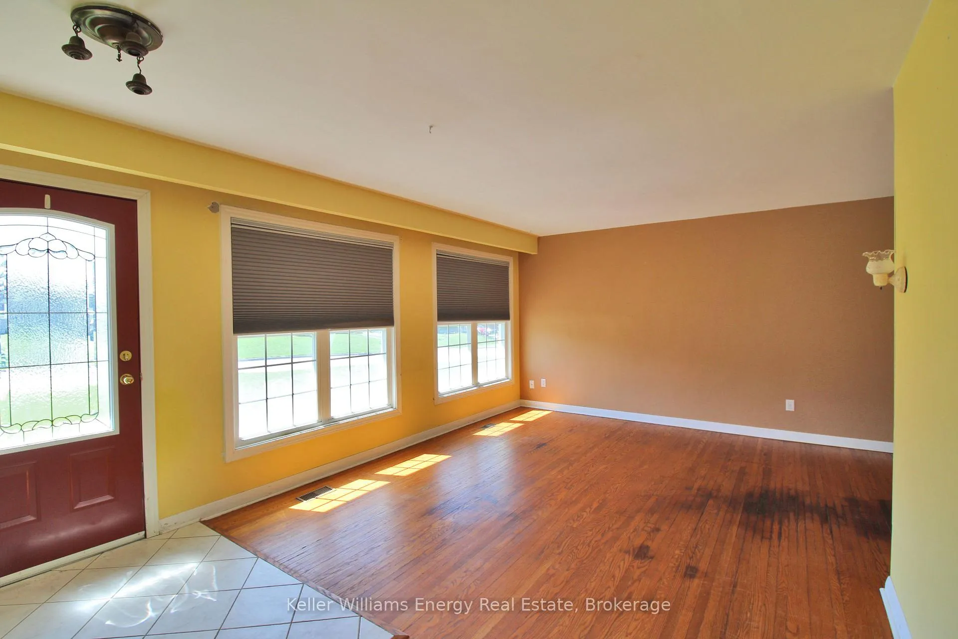Photo 3 of 630 Buchan Avenue, Oshawa, McLaughlin — HOMEH