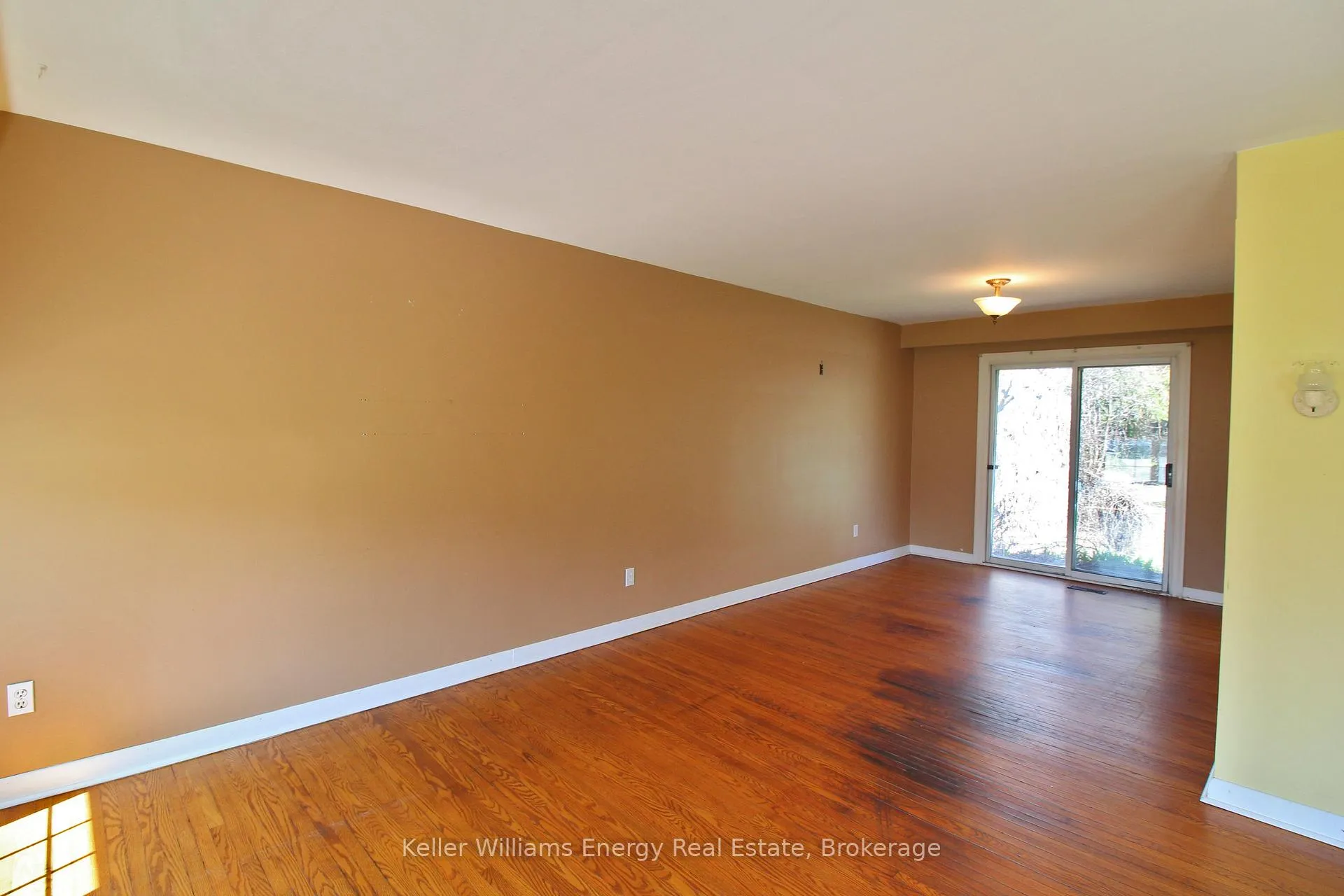 Photo 5 of 630 Buchan Avenue, Oshawa, McLaughlin — HOMEH
