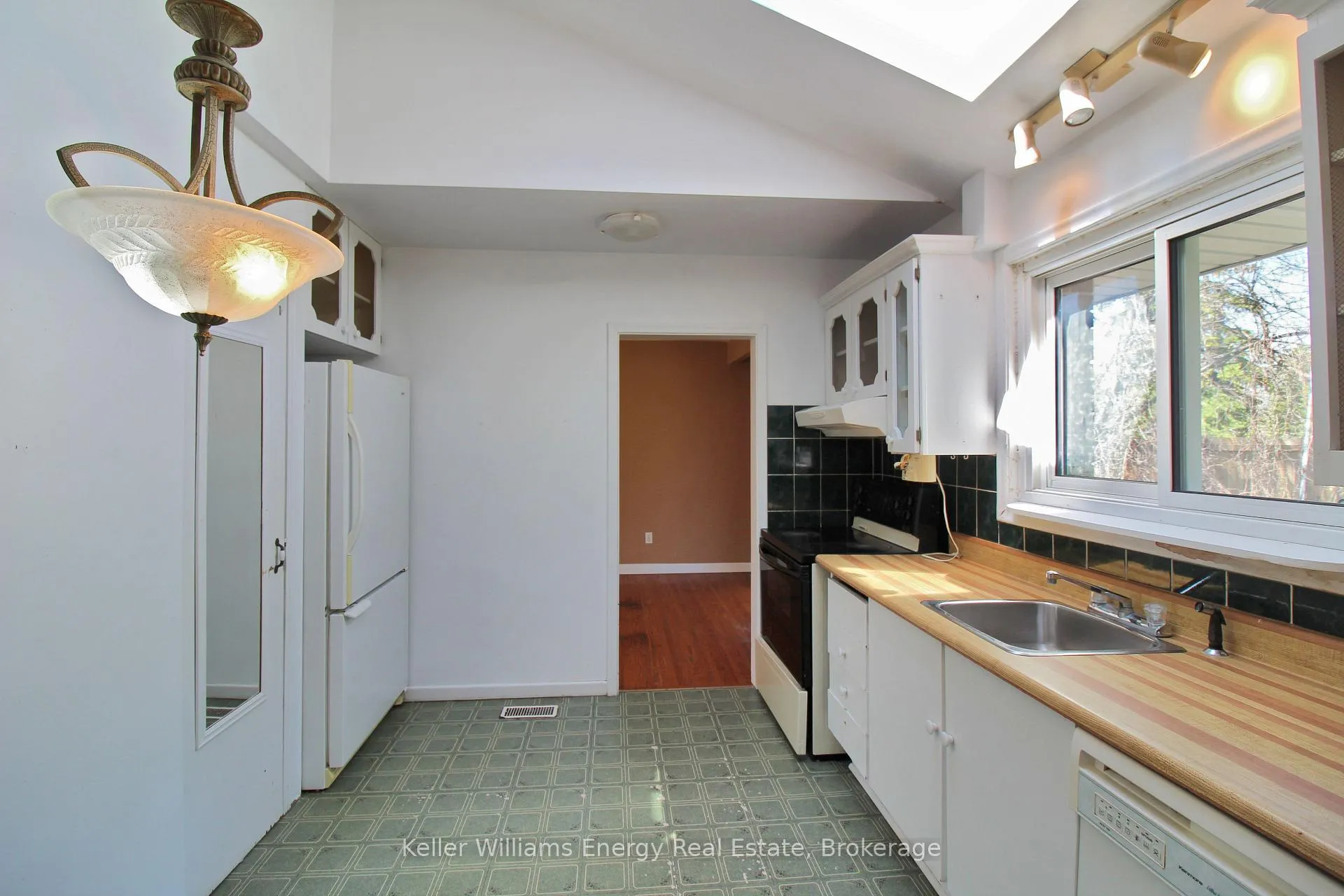 Photo 9 of 630 Buchan Avenue, Oshawa, McLaughlin — HOMEH