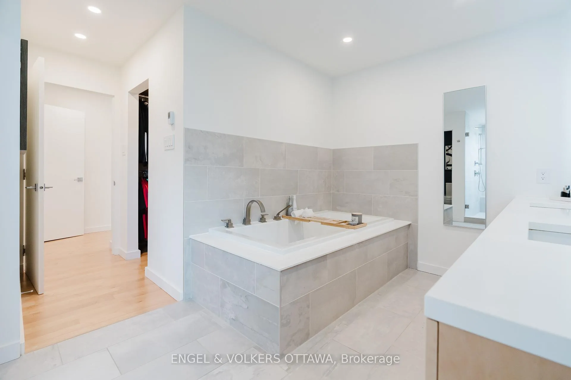 Photo 33 of 373 Berkley Avenue, Ottawa, Westboro West — HOMEH